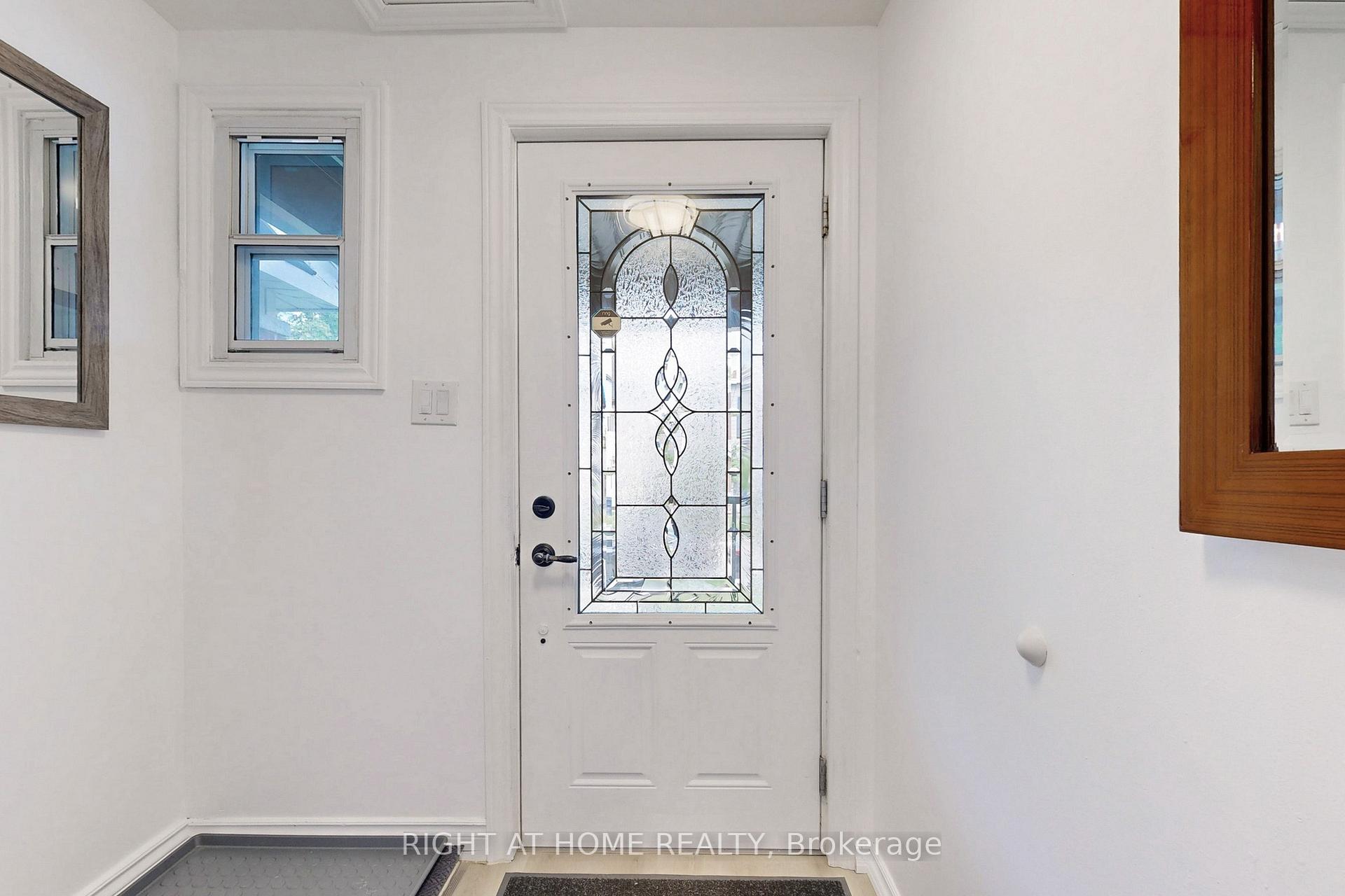 Photo 4 of Unit 1, 656 Crawford Street, Toronto, Palmerston-Little Italy — HOMEH