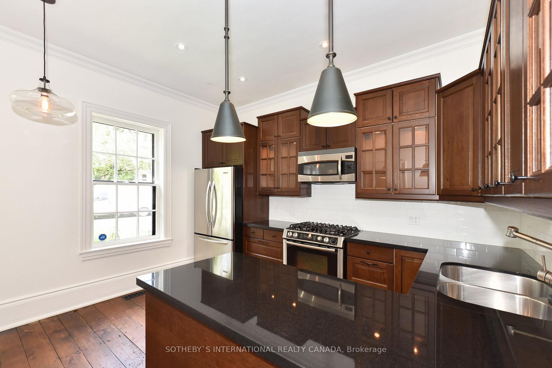 Photo 4 of 29 Lowther Avenue, Toronto, The Annex — HOMEH