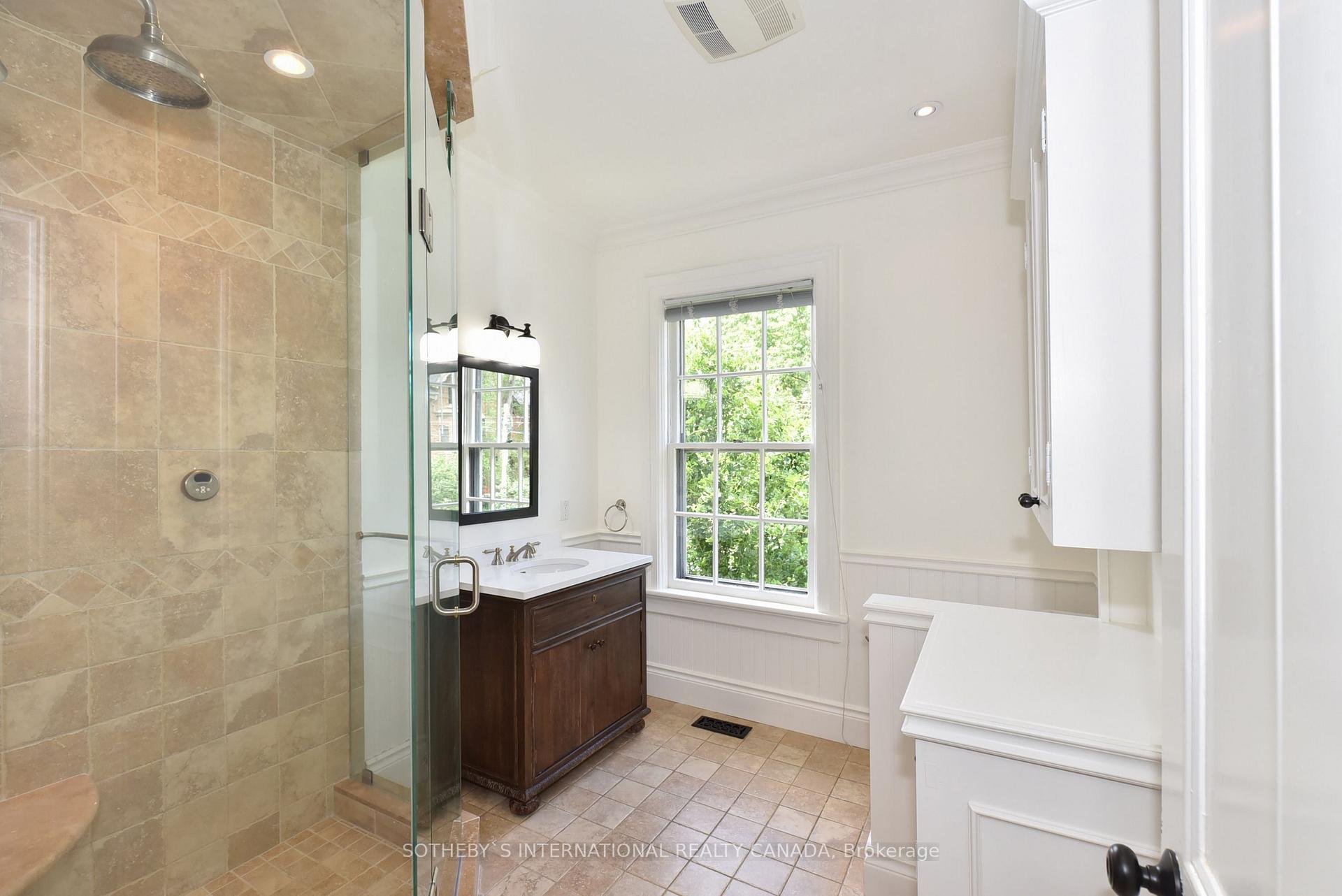 Photo 21 of 29 Lowther Avenue, Toronto, The Annex — HOMEH