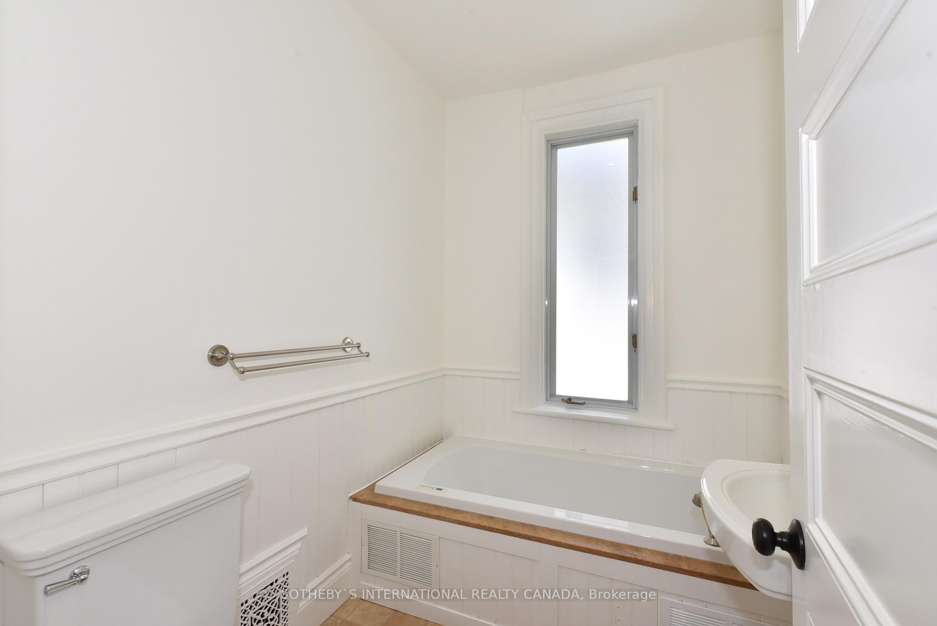 Photo 24 of 29 Lowther Avenue, Toronto, The Annex — HOMEH