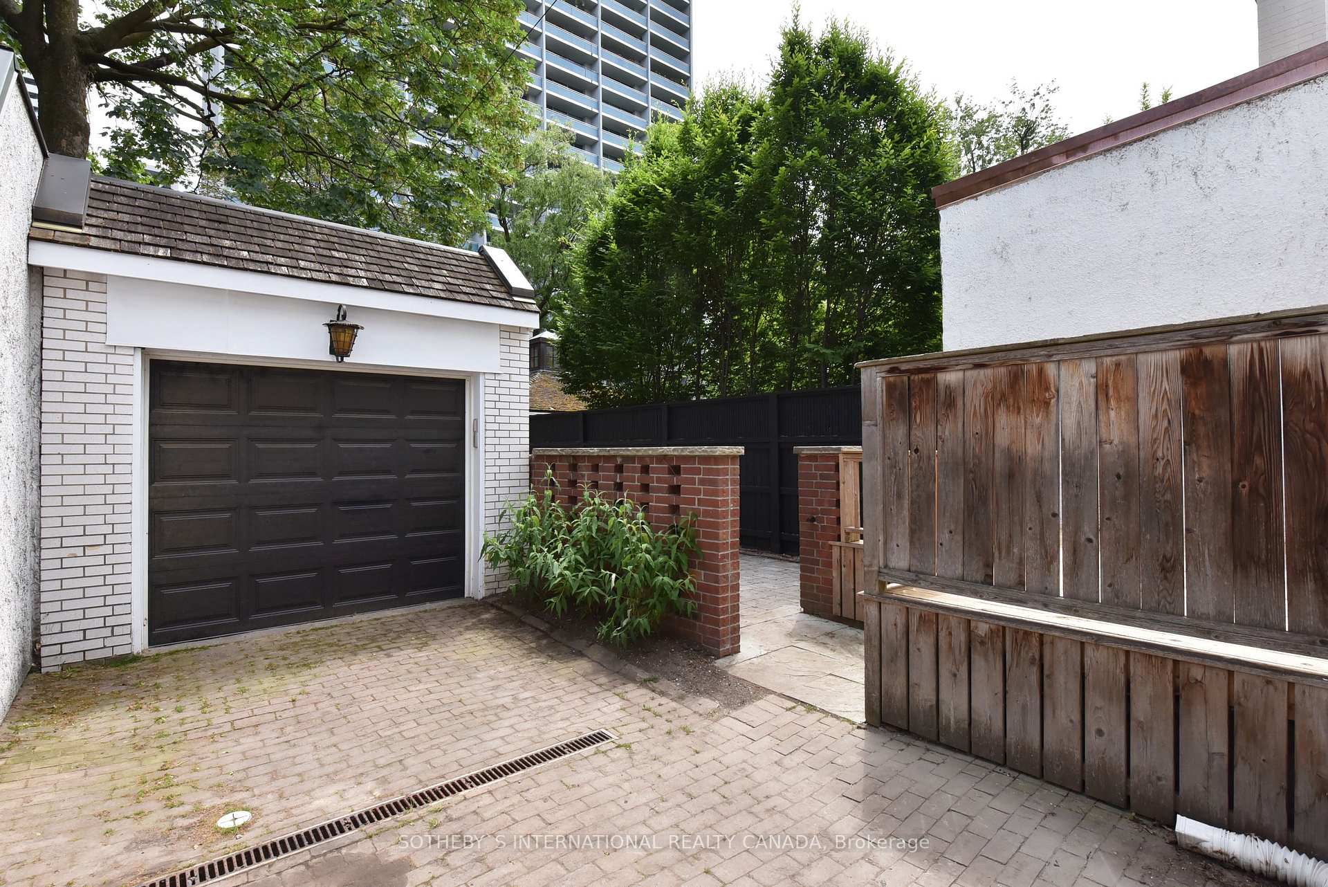 Photo 29 of 29 Lowther Avenue, Toronto, The Annex — HOMEH