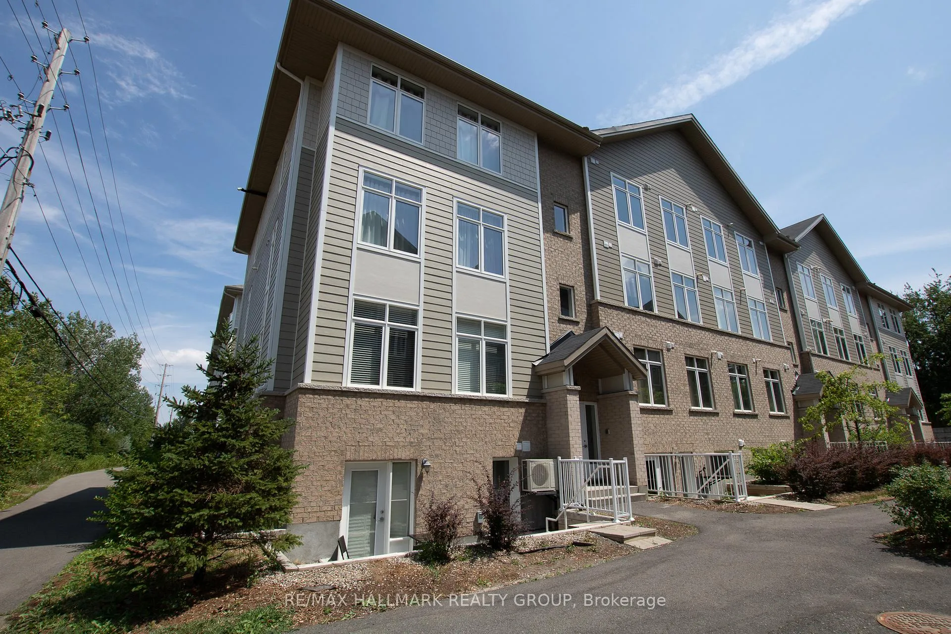 Photo 1 of Unit H, 314 Everest Private, Ottawa, Elmvale Acres — HOMEH