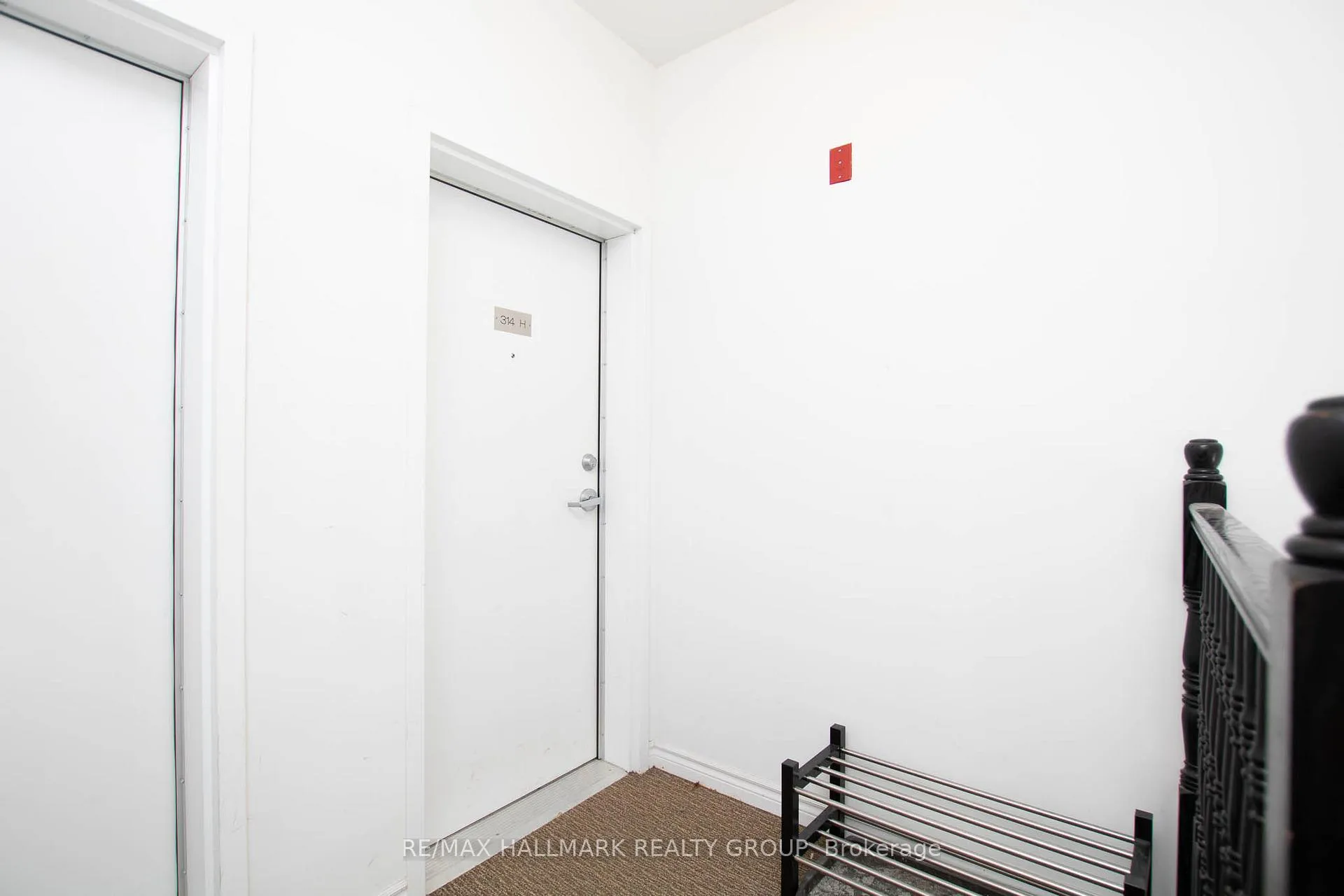 Photo 3 of Unit H, 314 Everest Private, Ottawa, Elmvale Acres — HOMEH