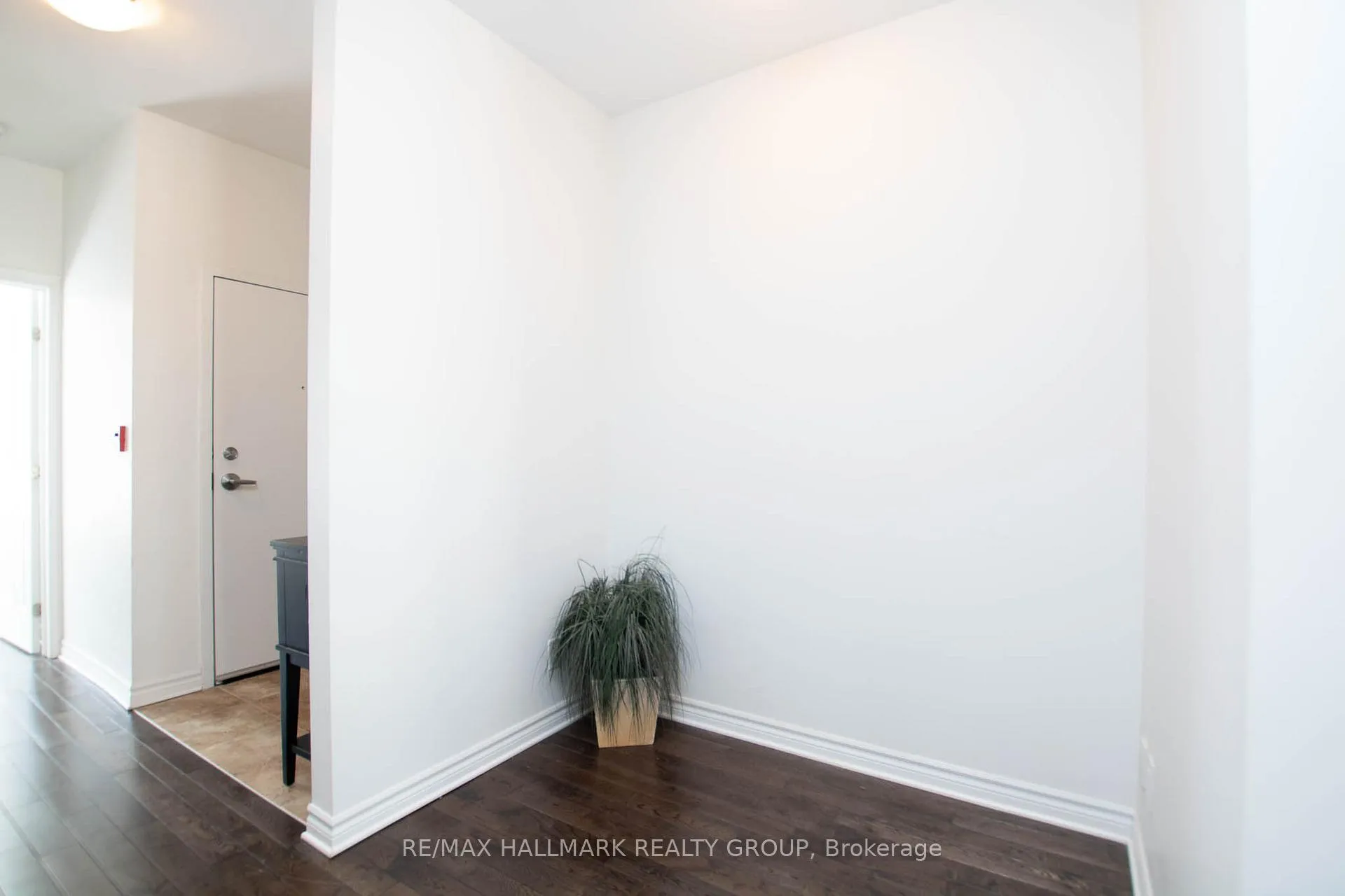 Photo 7 of Unit H, 314 Everest Private, Ottawa, Elmvale Acres — HOMEH