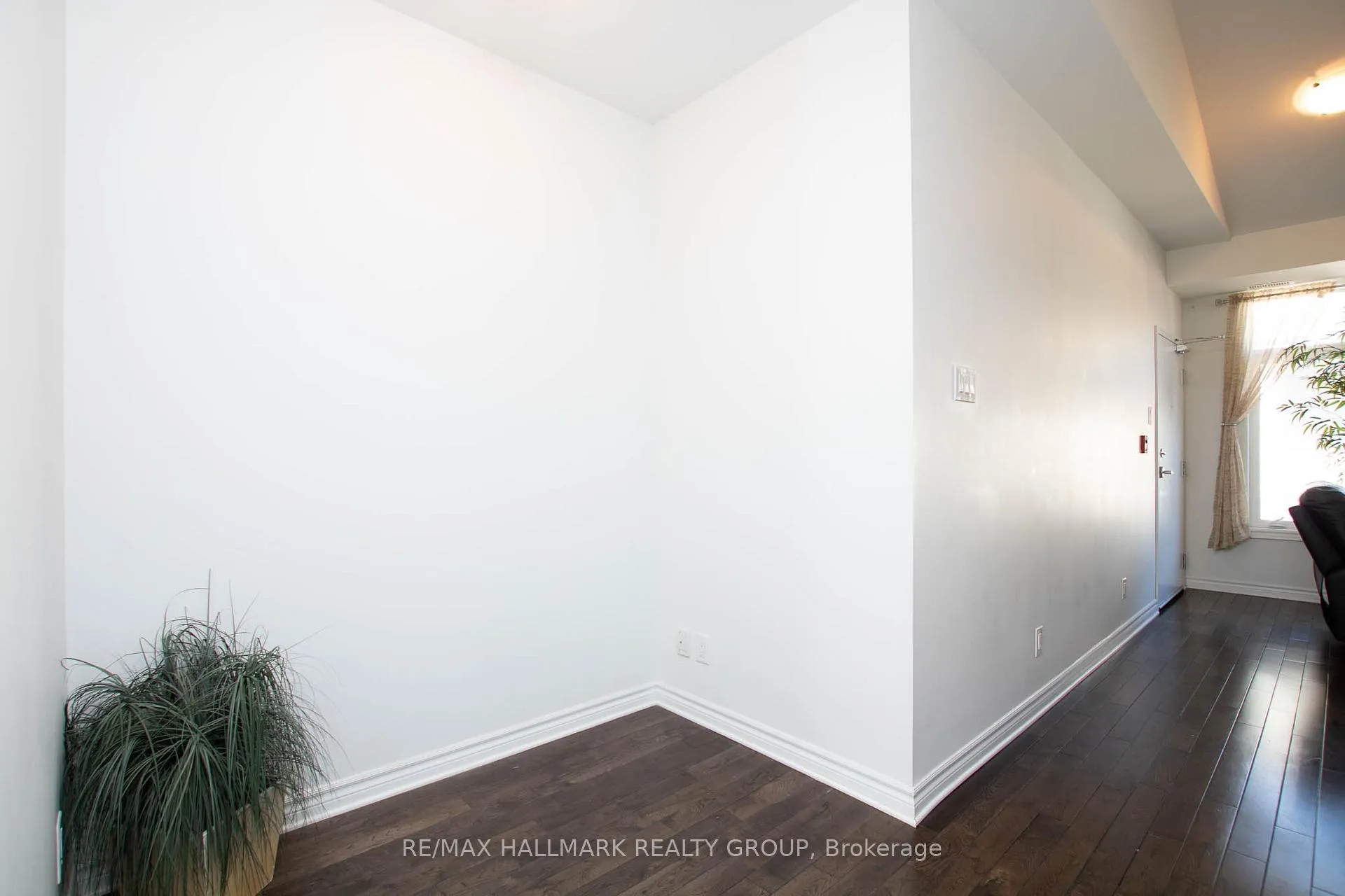 Photo 8 of Unit H, 314 Everest Private, Ottawa, Elmvale Acres — HOMEH