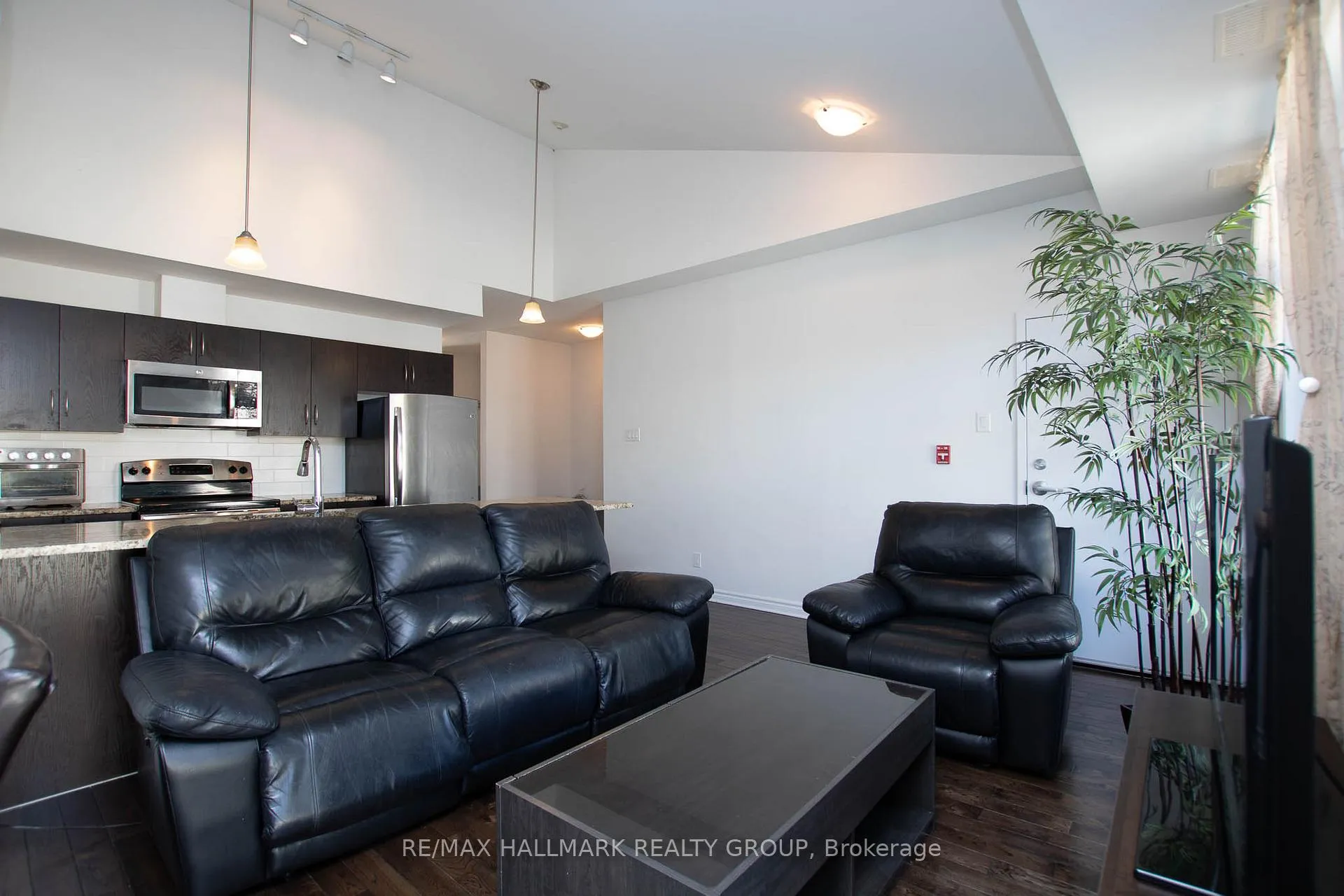 Photo 12 of Unit H, 314 Everest Private, Ottawa, Elmvale Acres — HOMEH