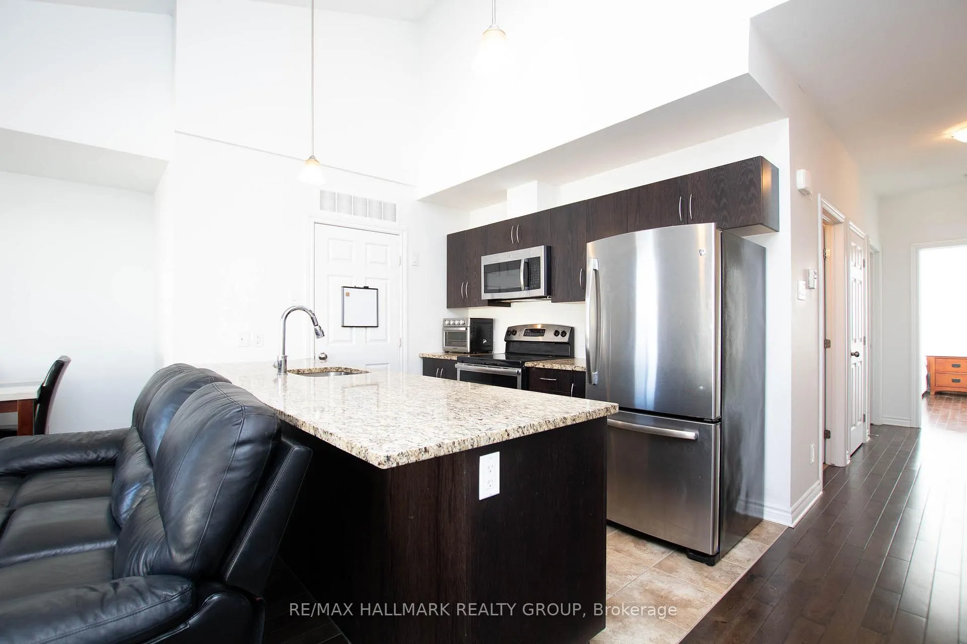 Photo 13 of Unit H, 314 Everest Private, Ottawa, Elmvale Acres — HOMEH
