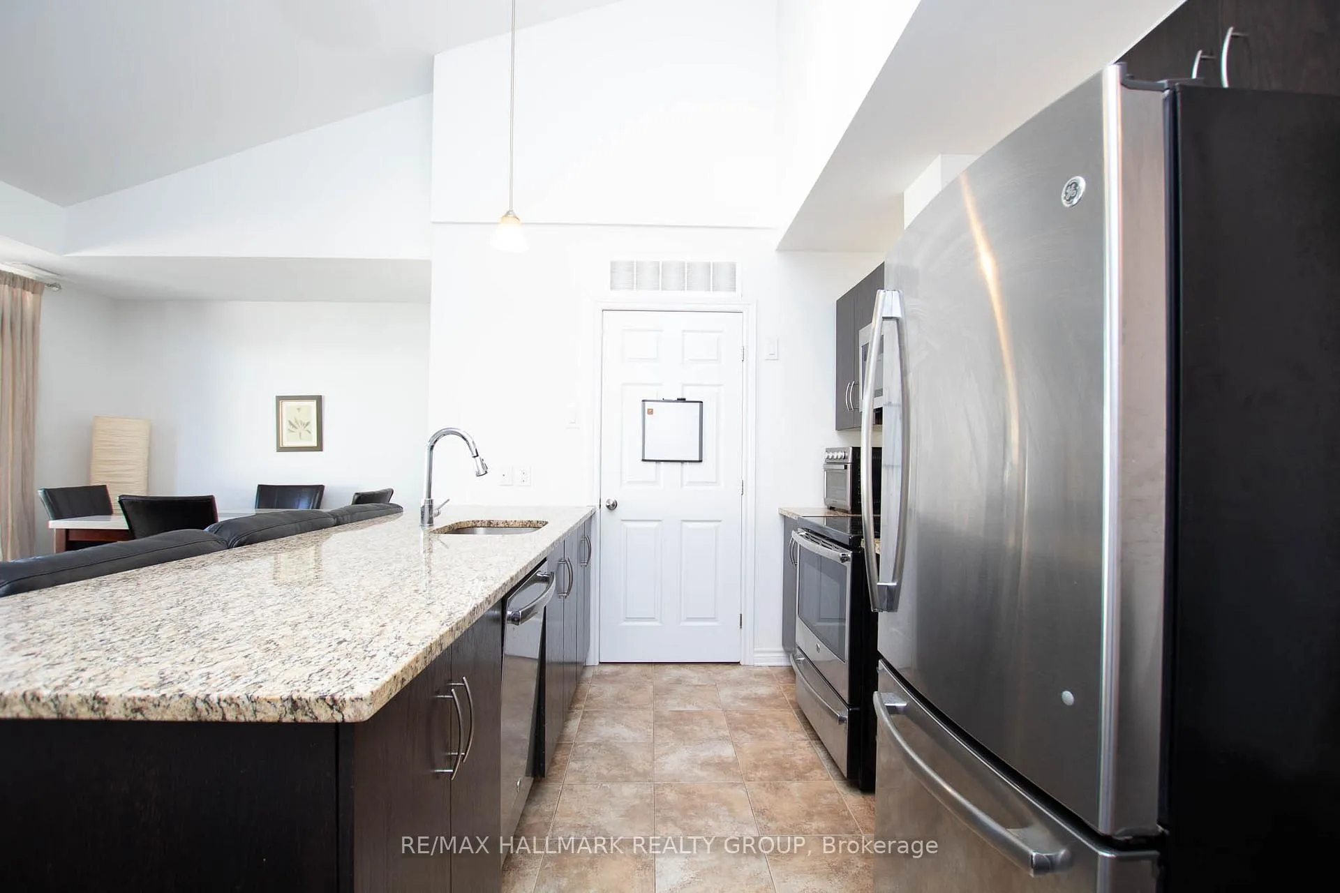 Photo 14 of Unit H, 314 Everest Private, Ottawa, Elmvale Acres — HOMEH