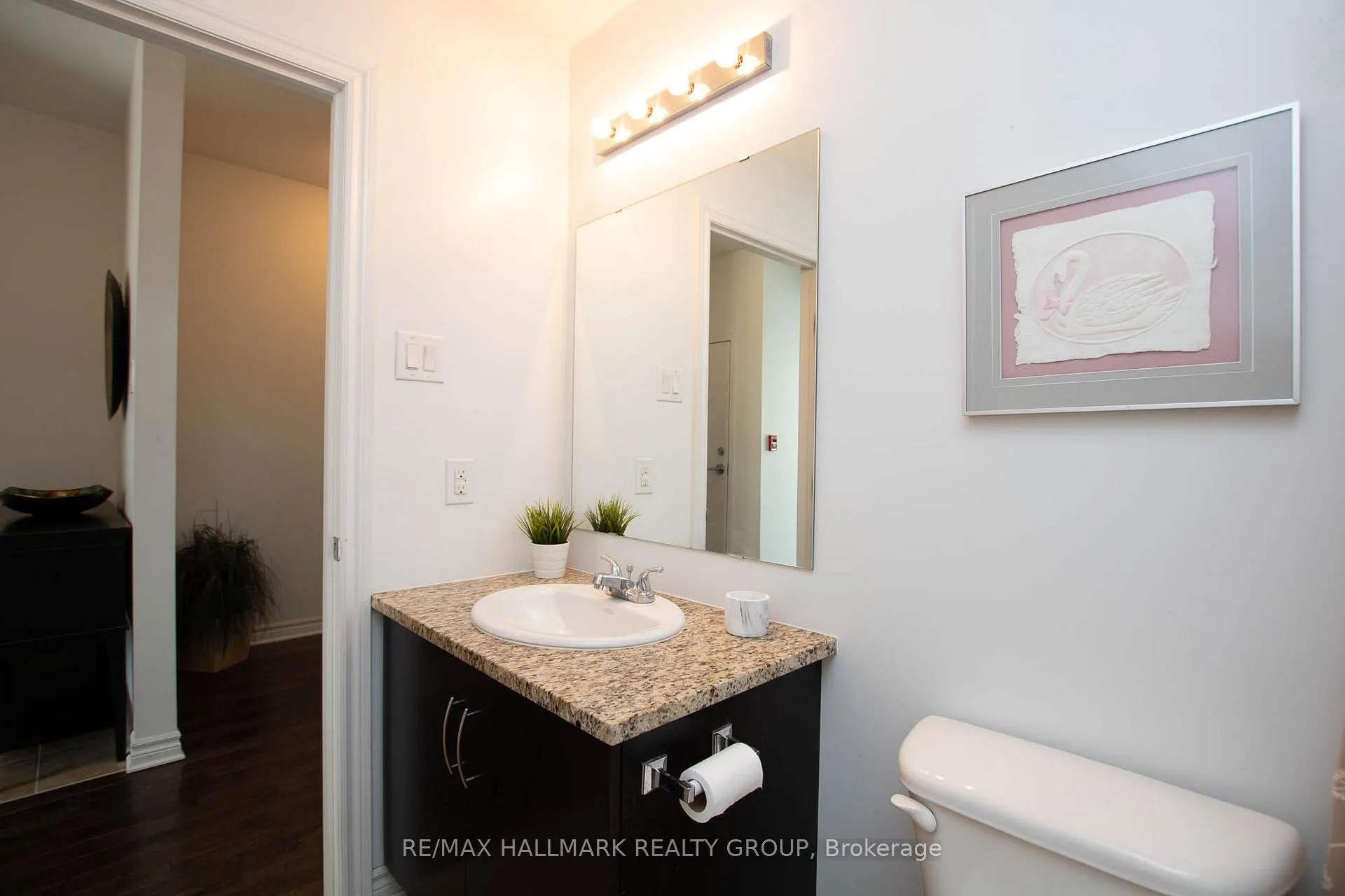 Photo 20 of Unit H, 314 Everest Private, Ottawa, Elmvale Acres — HOMEH