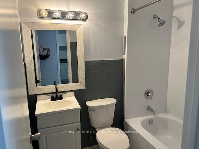 Photo 7 of Unit #1 Front, 564 Queen Street W, Toronto, Kensington-Chinatown — HOMEH