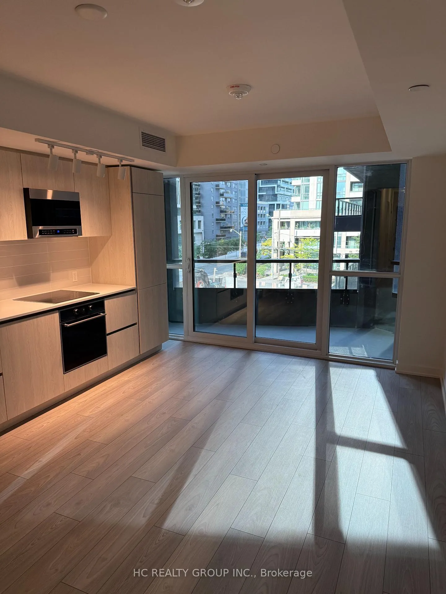 Photo 4 of Unit 305, 110 Broadway Avenue, Toronto, Mount Pleasant West — HOMEH