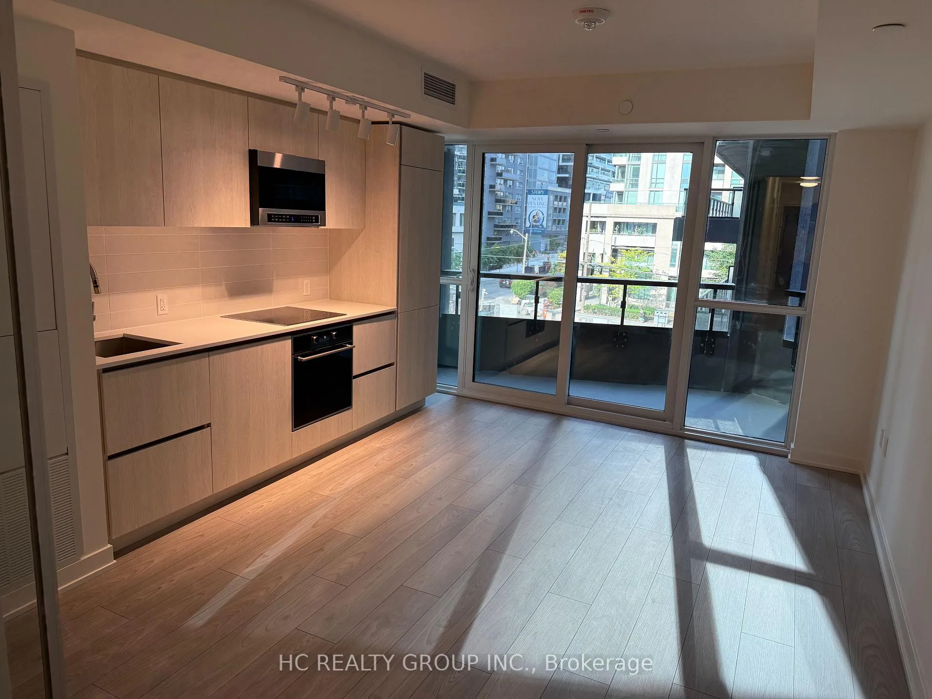Photo 5 of Unit 305, 110 Broadway Avenue, Toronto, Mount Pleasant West — HOMEH