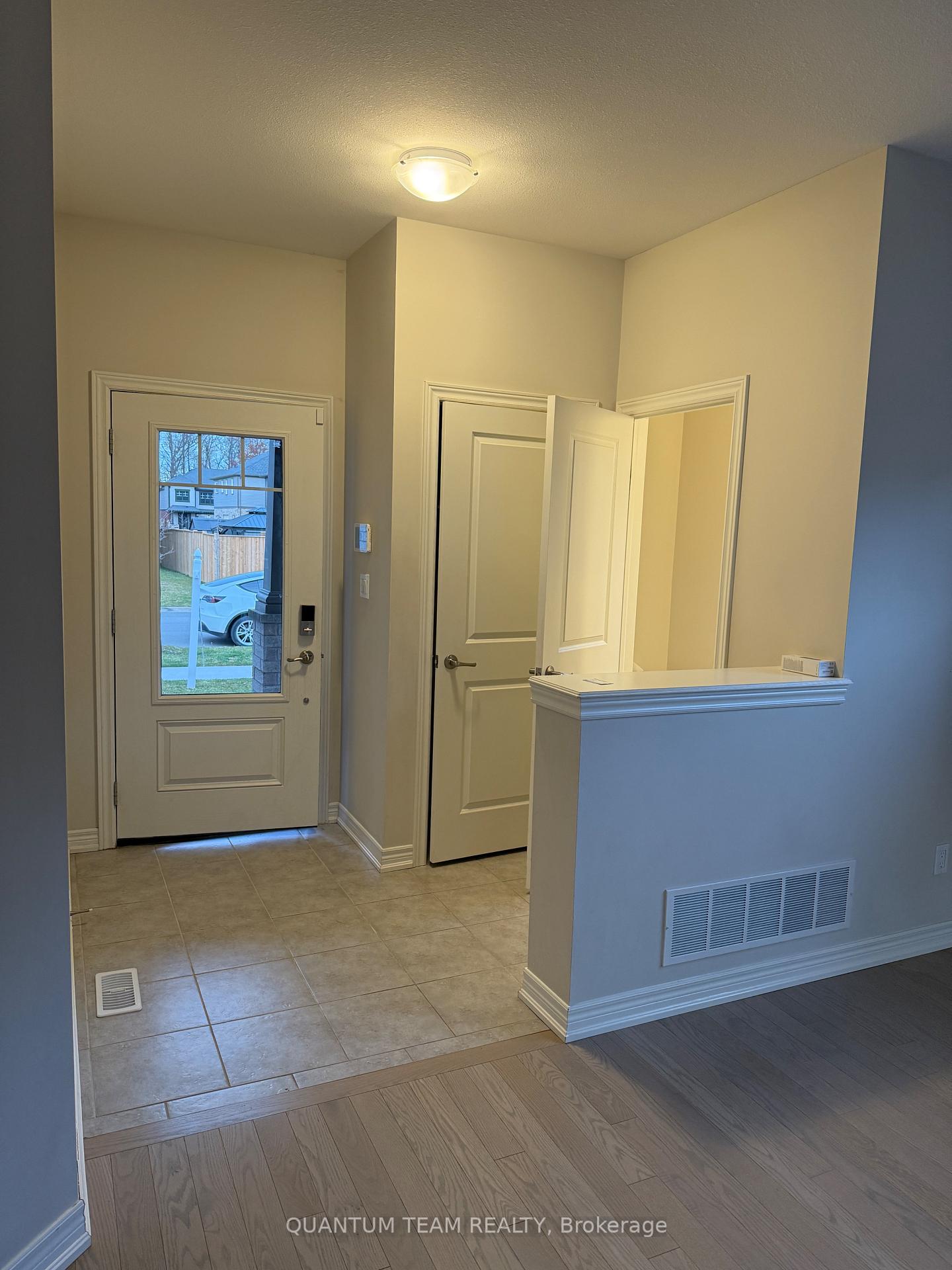 Photo 6 of Unit Upper, 27 Overholt Drive, Thorold, Hurricane/Merrittville — HOMEH