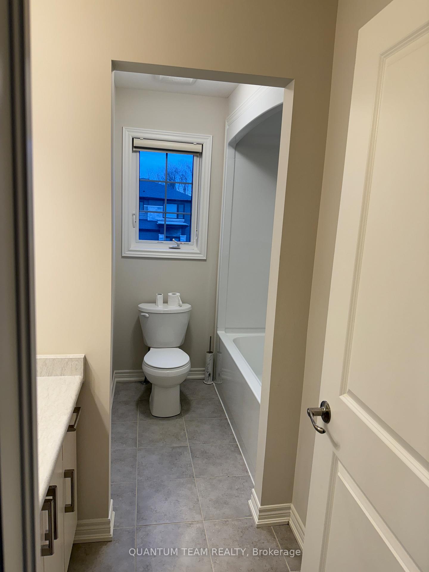 Photo 25 of Unit Upper, 27 Overholt Drive, Thorold, Hurricane/Merrittville — HOMEH