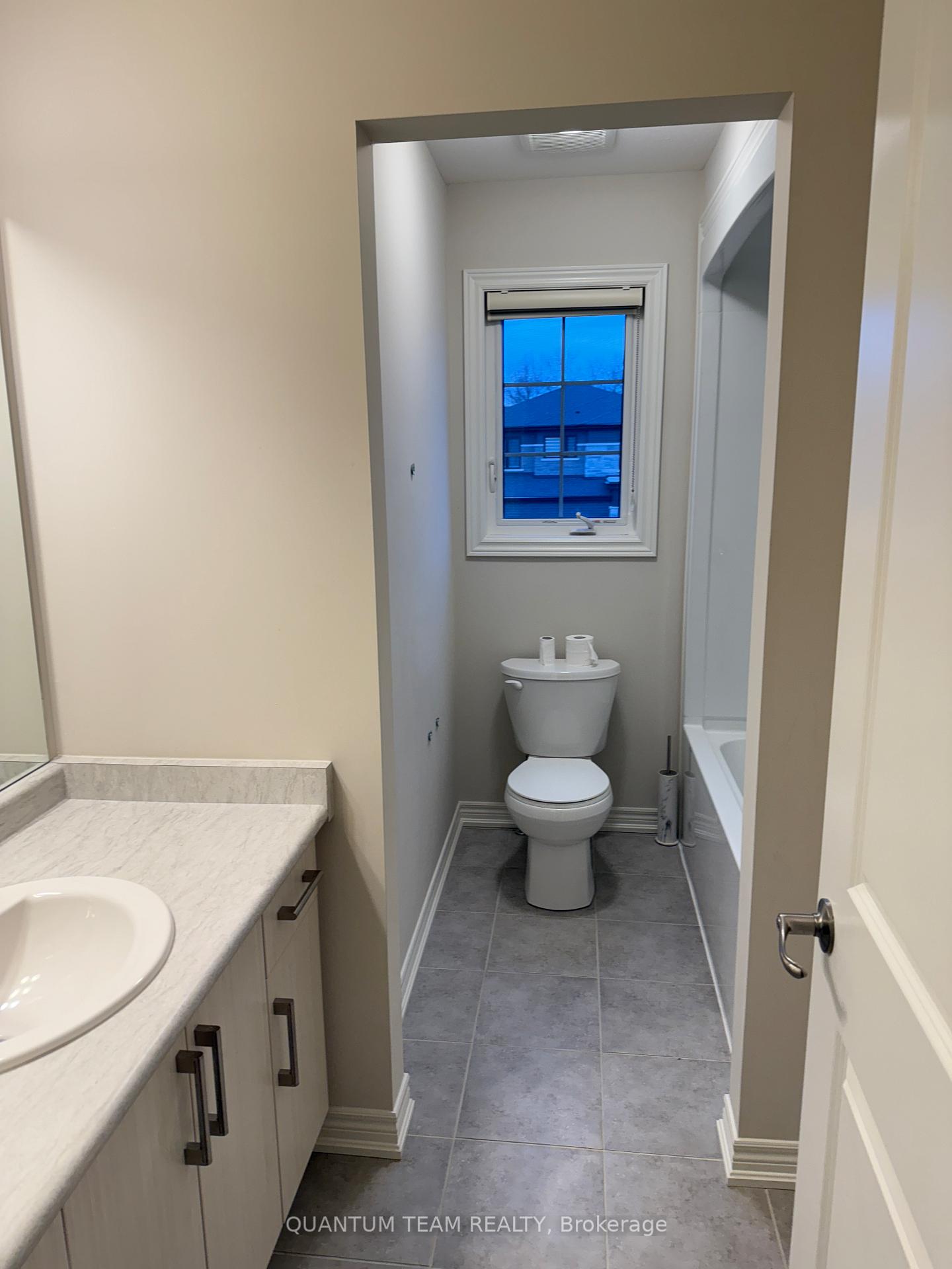 Photo 26 of Unit Upper, 27 Overholt Drive, Thorold, Hurricane/Merrittville — HOMEH
