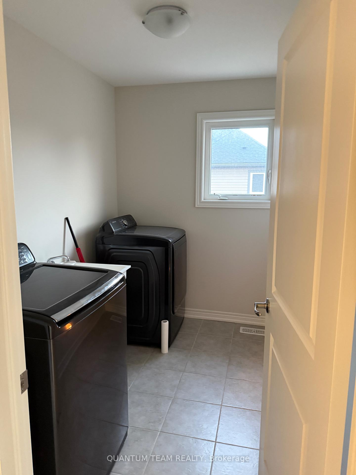 Photo 29 of Unit Upper, 27 Overholt Drive, Thorold, Hurricane/Merrittville — HOMEH