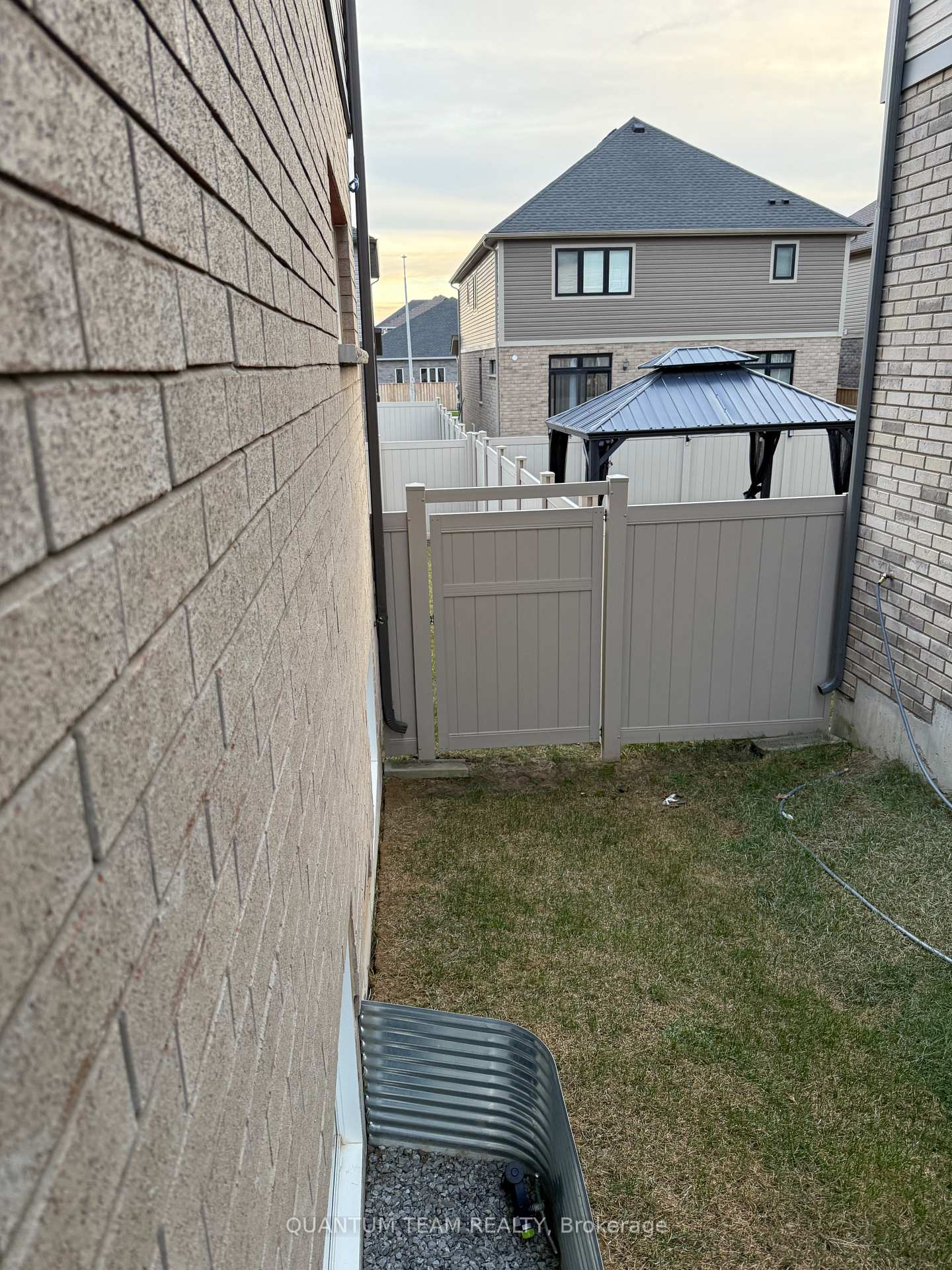 Photo 35 of Unit Upper, 27 Overholt Drive, Thorold, Hurricane/Merrittville — HOMEH