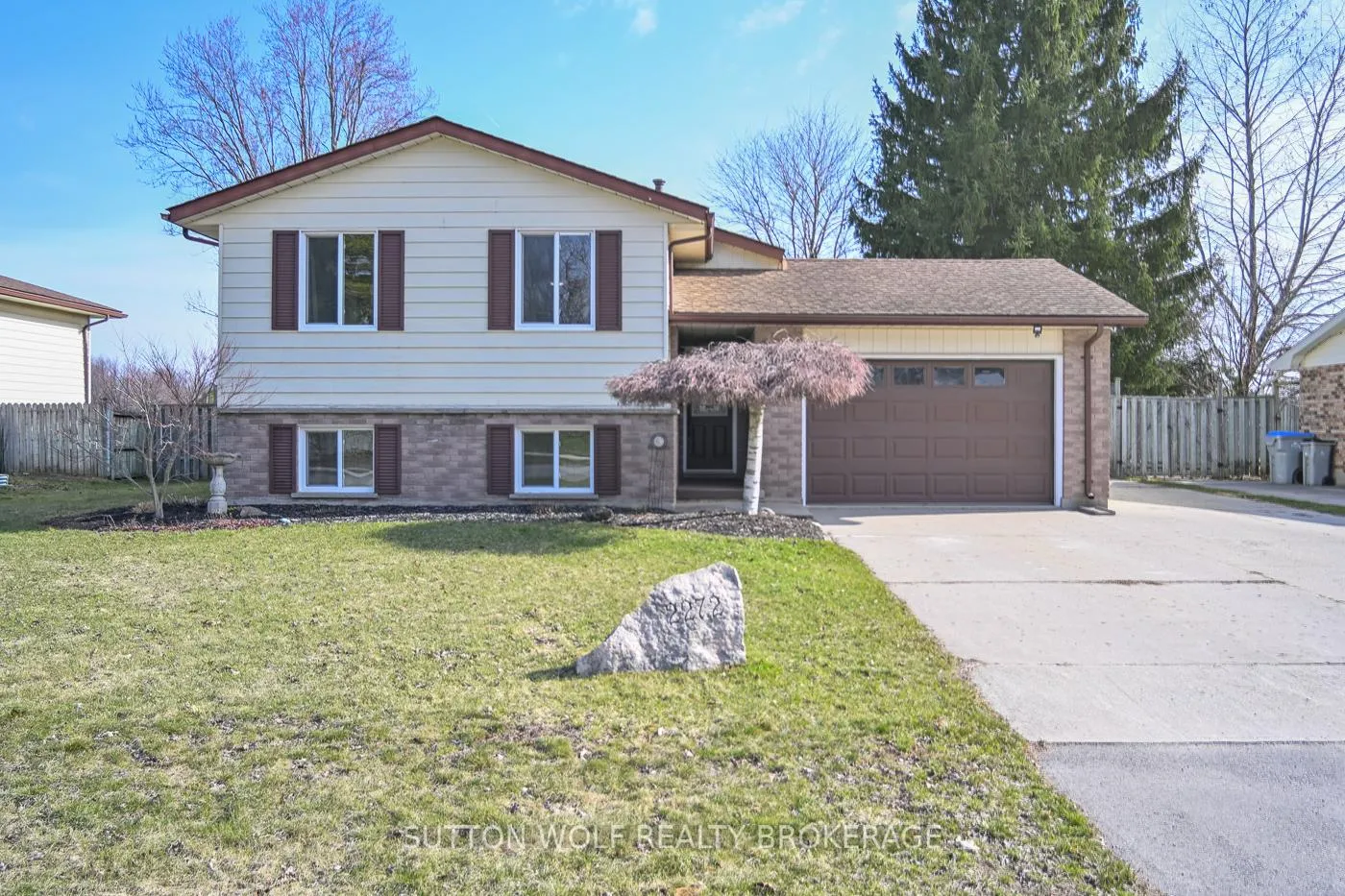 Photo 1 of 2272 Bentim Road, Strathroy-Caradoc, Mount Brydges — HOMEH