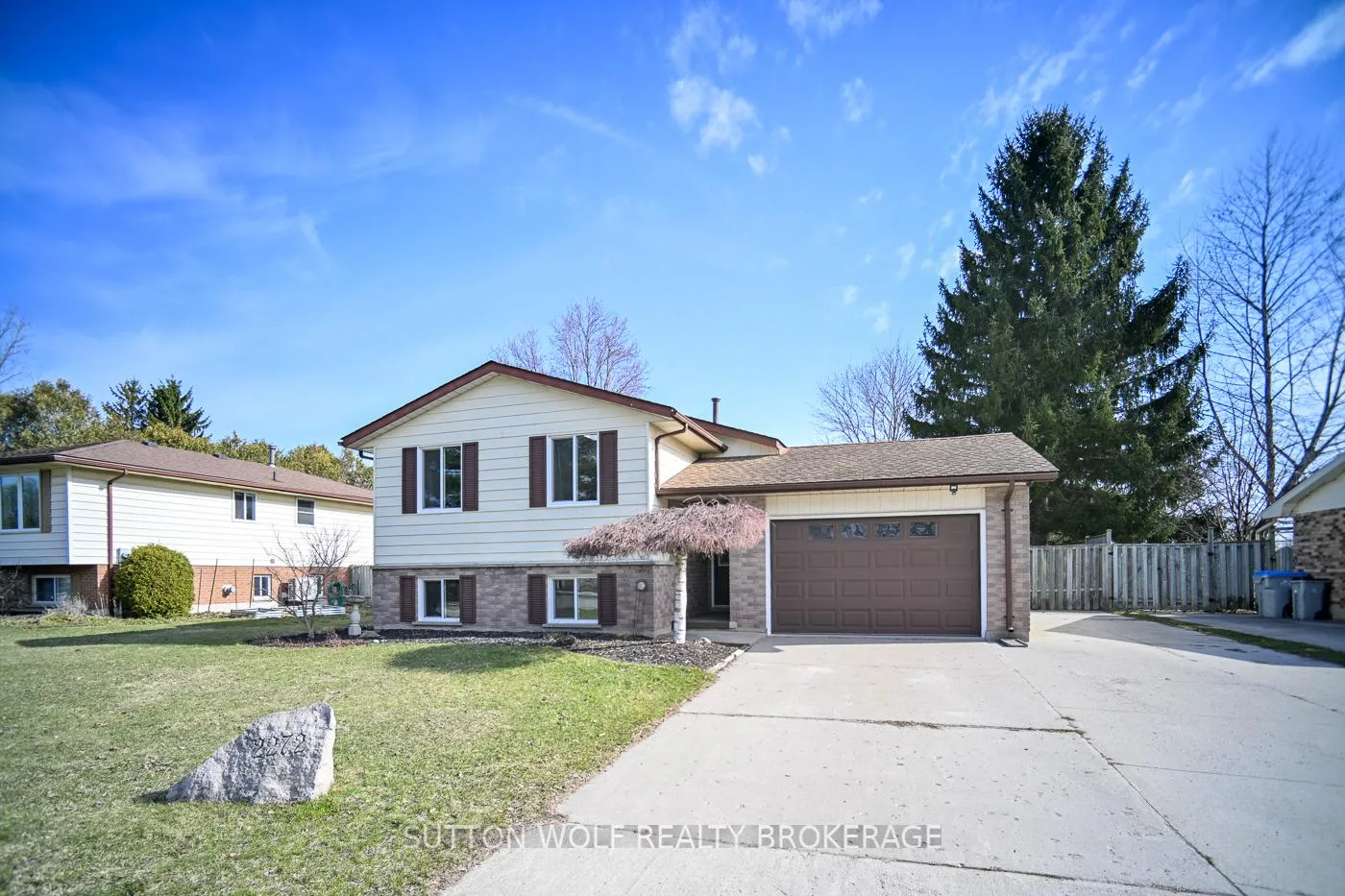 Photo 2 of 2272 Bentim Road, Strathroy-Caradoc, Mount Brydges — HOMEH
