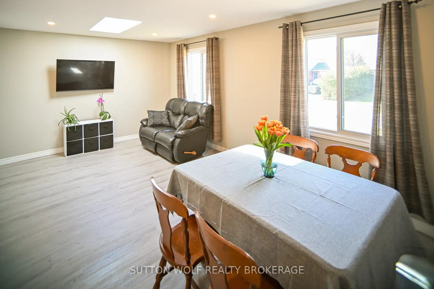 Photo 6 of 2272 Bentim Road, Strathroy-Caradoc, Mount Brydges — HOMEH