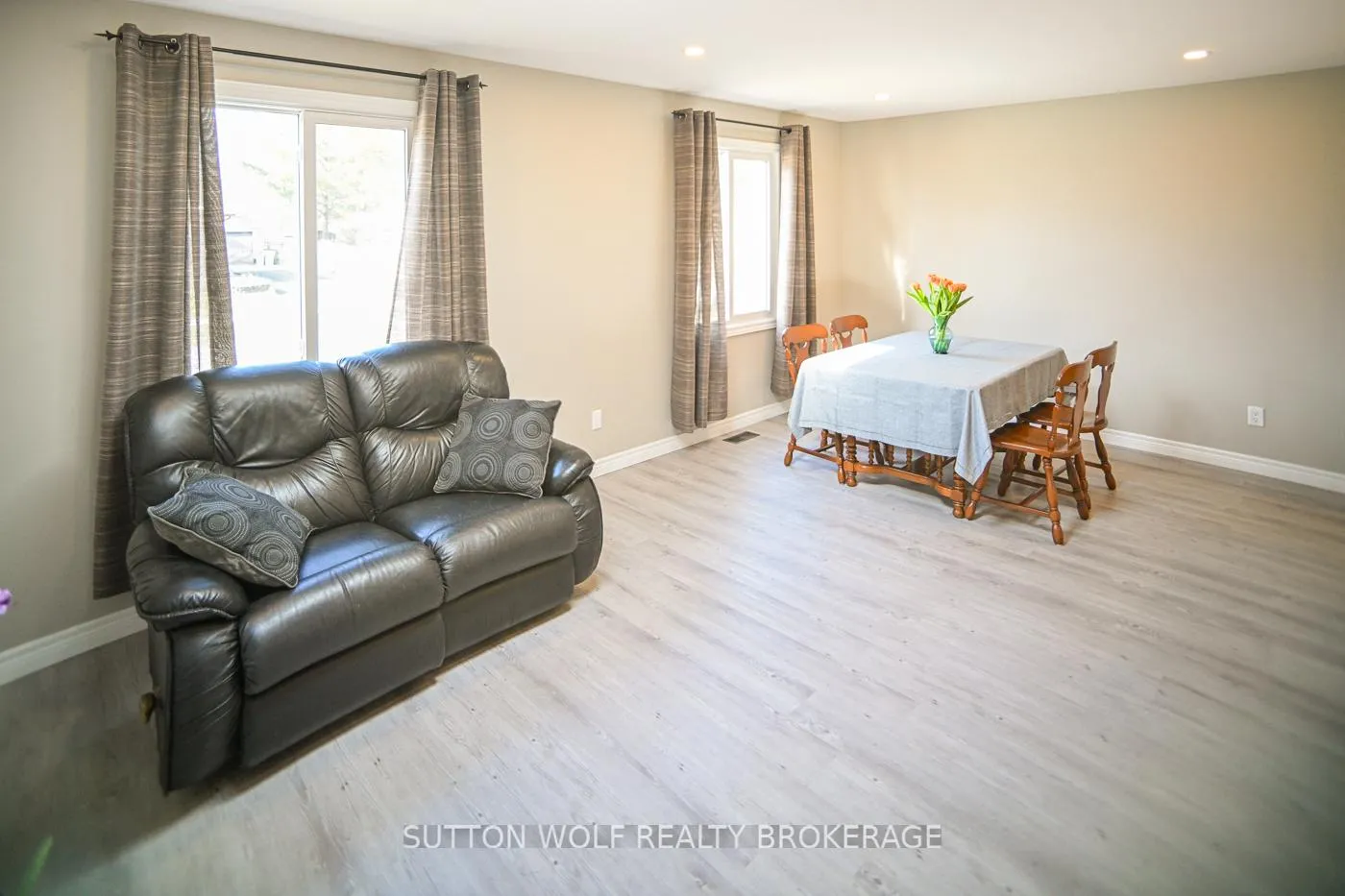 Photo 8 of 2272 Bentim Road, Strathroy-Caradoc, Mount Brydges — HOMEH