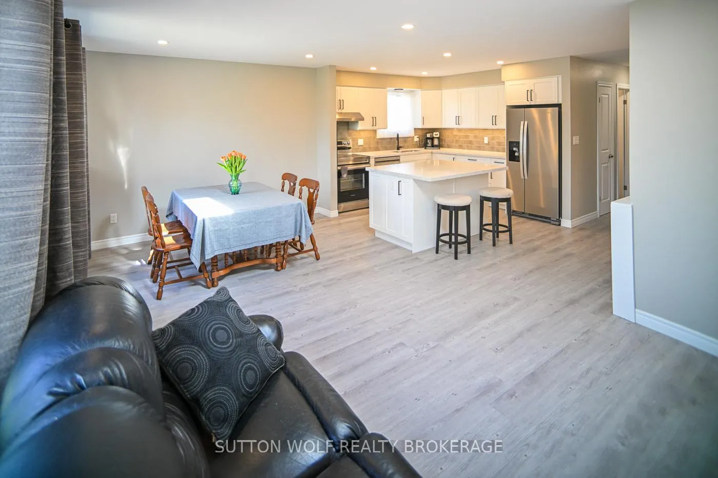 Photo 9 of 2272 Bentim Road, Strathroy-Caradoc, Mount Brydges — HOMEH