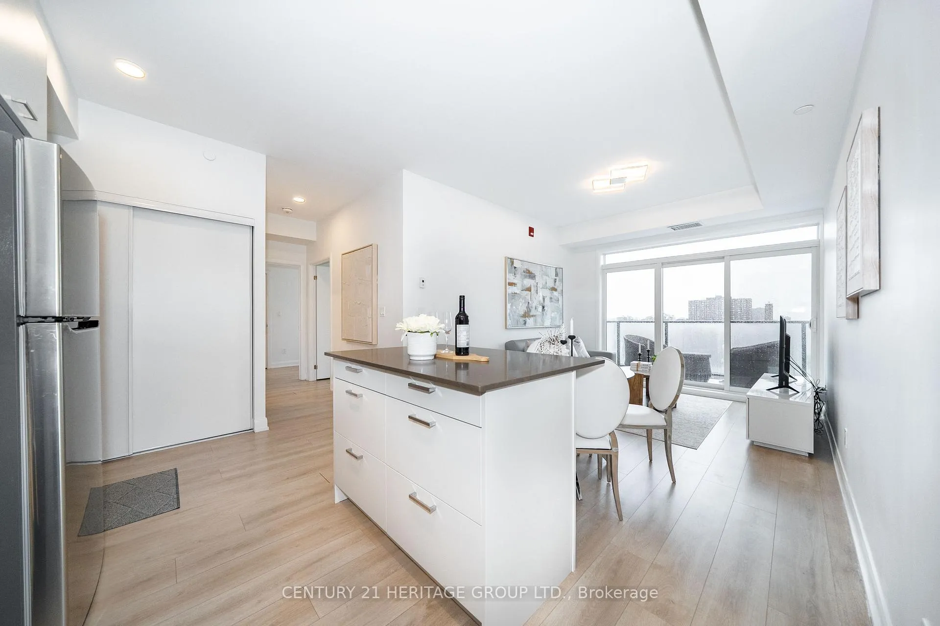 Photo 2 of Unit 610, 385 Osler Street, Toronto, Weston-Pellam Park — HOMEH