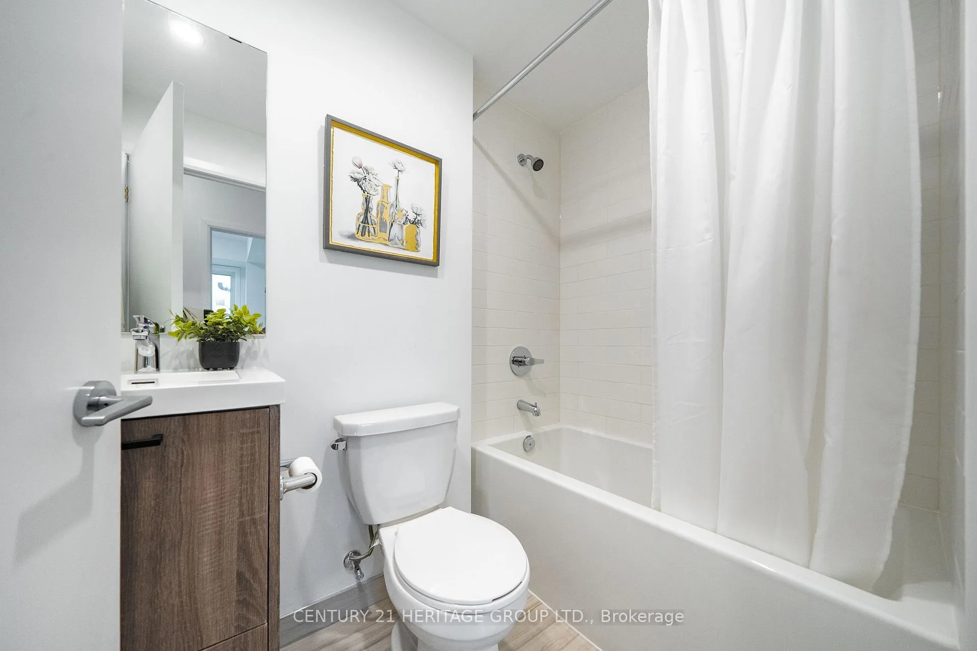 Photo 19 of Unit 610, 385 Osler Street, Toronto, Weston-Pellam Park — HOMEH