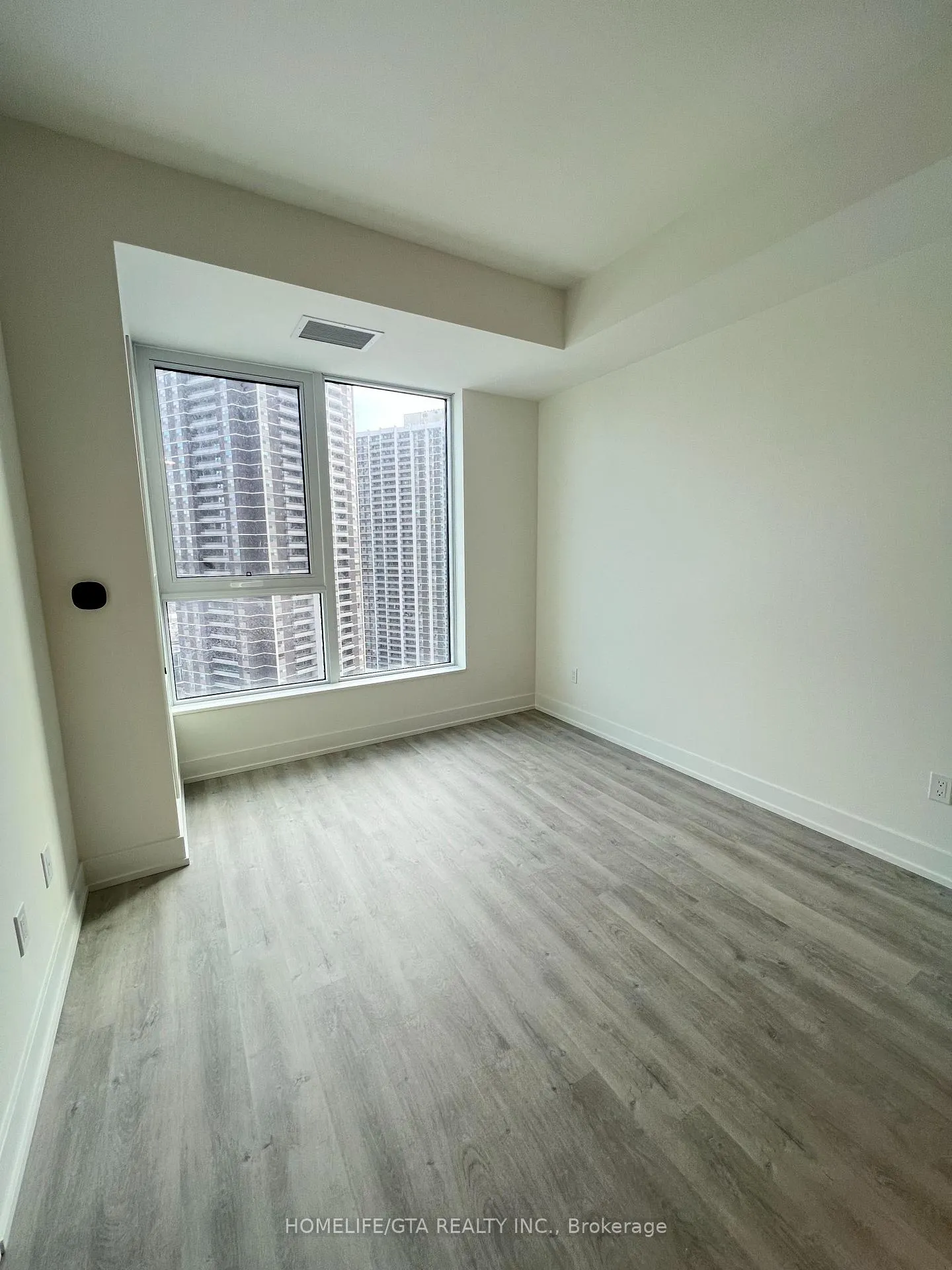 Photo 5 of Unit 1805, 60 Central Park Roadway, Etobicoke, Islington-City Centre West — HOMEH