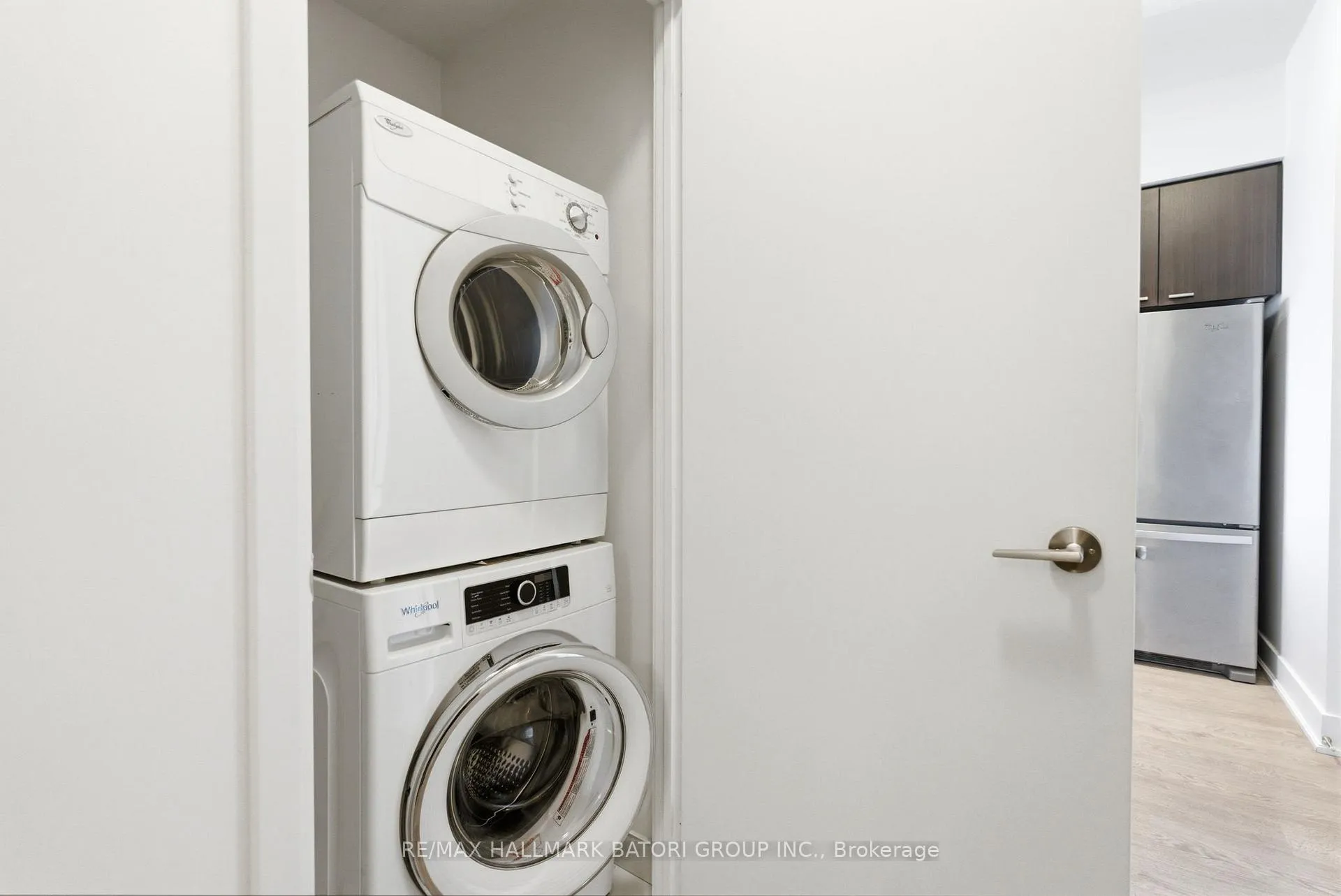 Photo 7 of Unit 706, 30 Roehampton Avenue, Toronto, Mount Pleasant West — HOMEH