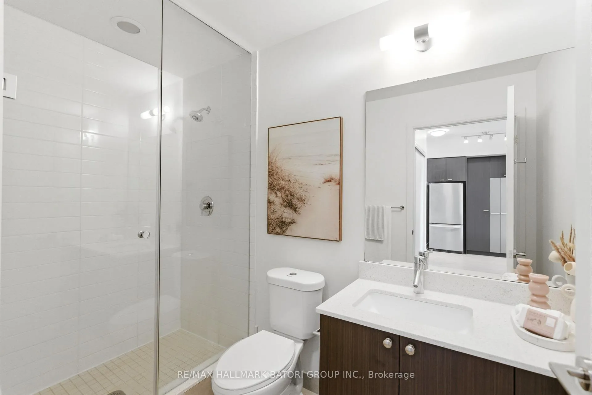 Photo 8 of Unit 706, 30 Roehampton Avenue, Toronto, Mount Pleasant West — HOMEH