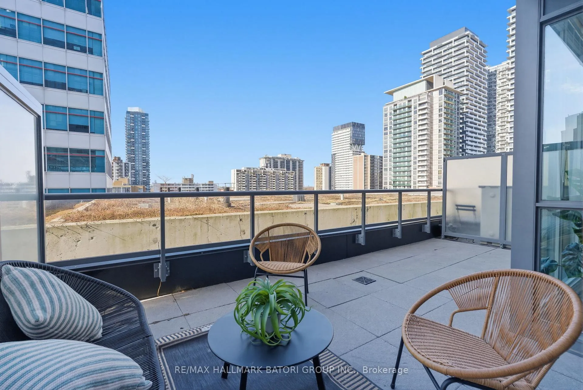 Photo 18 of Unit 706, 30 Roehampton Avenue, Toronto, Mount Pleasant West — HOMEH