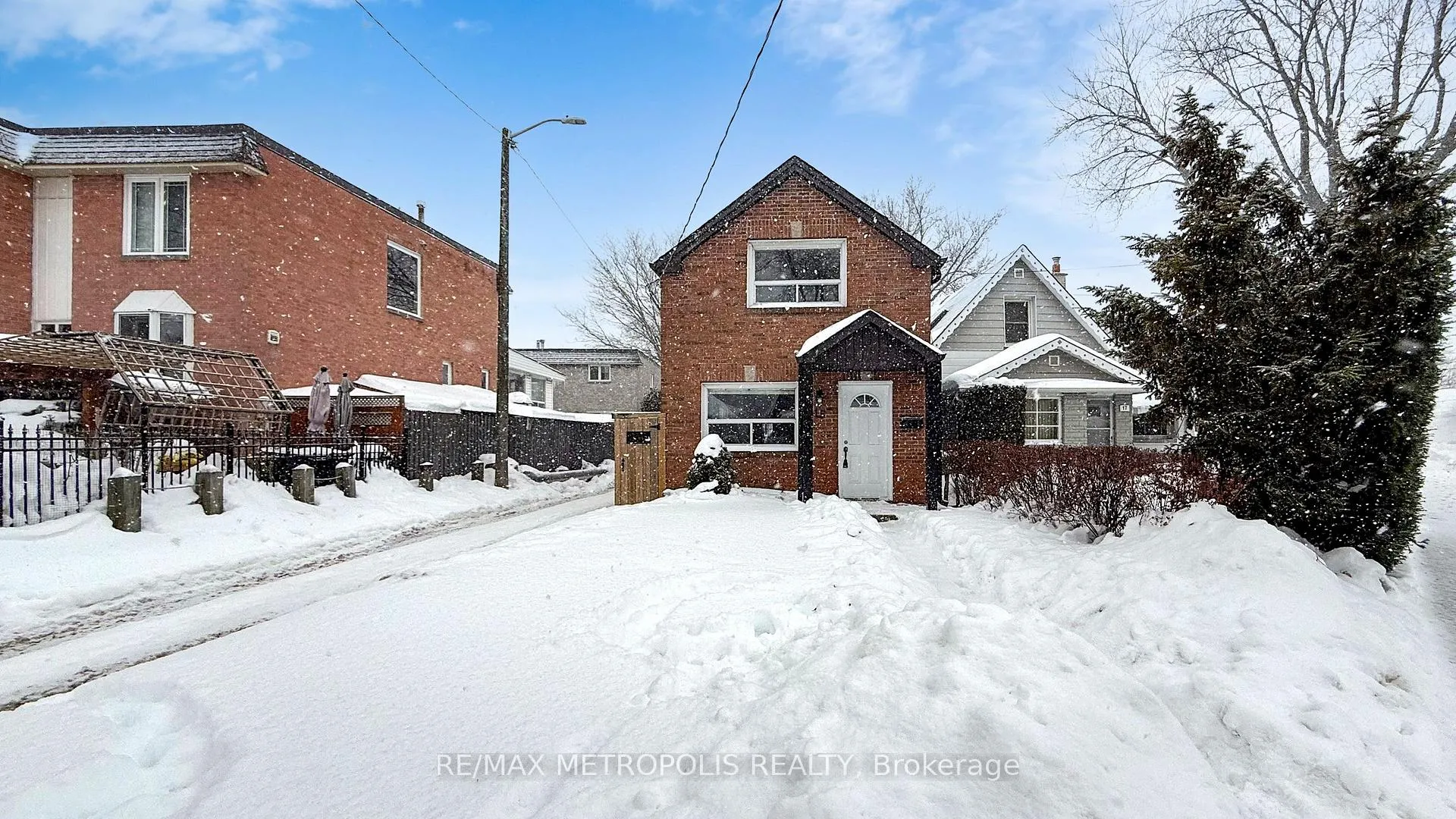 Photo 1 of 15 Eileen Avenue, Toronto, Rockcliffe-Smythe — HOMEH