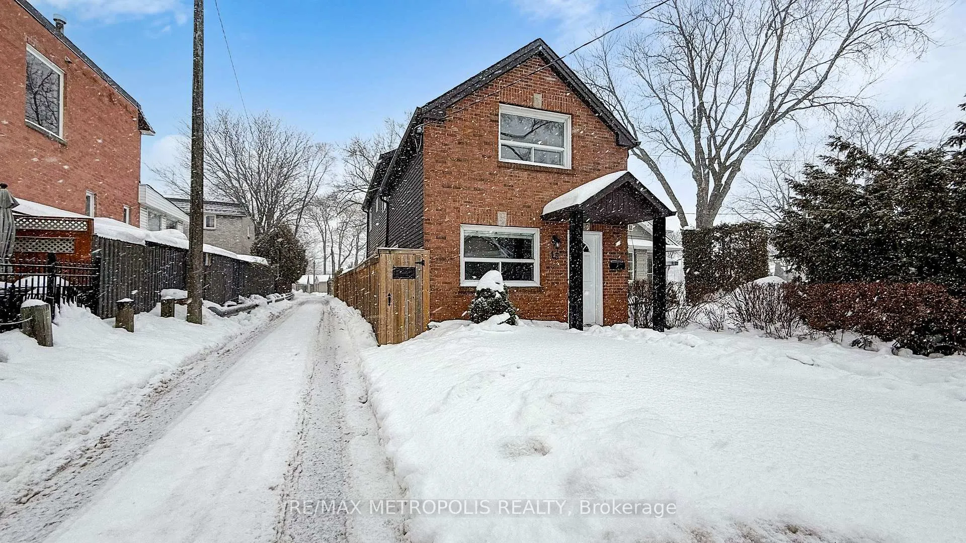 Photo 2 of 15 Eileen Avenue, Toronto, Rockcliffe-Smythe — HOMEH