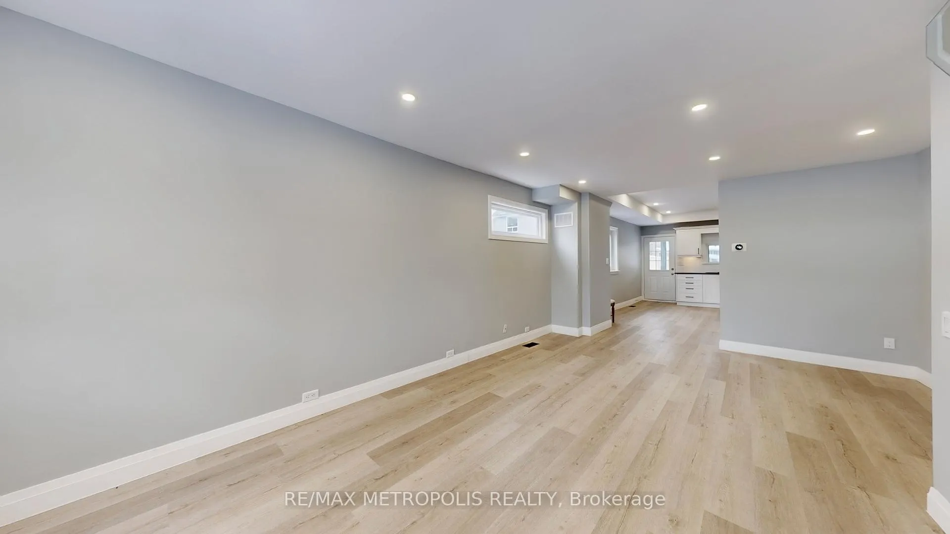 Photo 7 of 15 Eileen Avenue, Toronto, Rockcliffe-Smythe — HOMEH