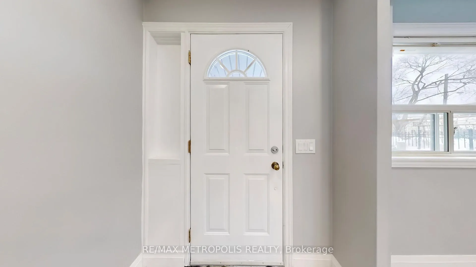 Photo 11 of 15 Eileen Avenue, Toronto, Rockcliffe-Smythe — HOMEH