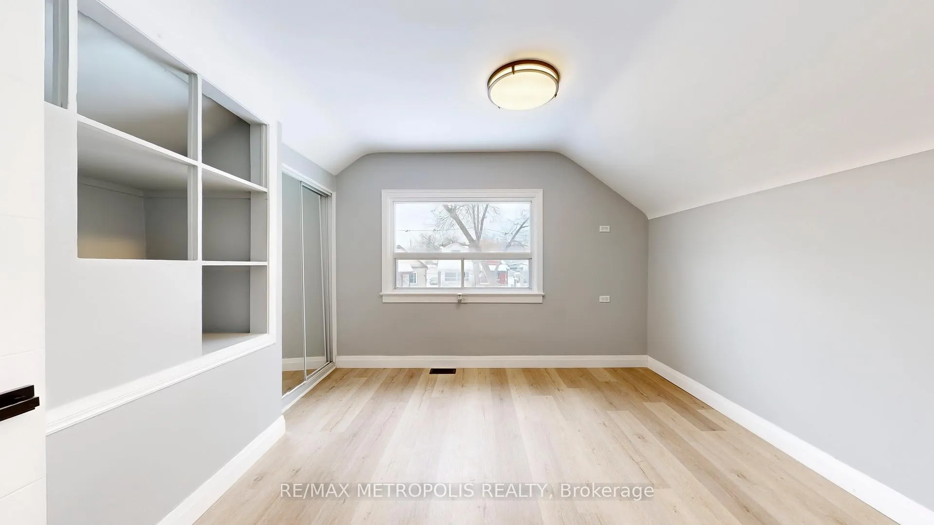 Photo 12 of 15 Eileen Avenue, Toronto, Rockcliffe-Smythe — HOMEH