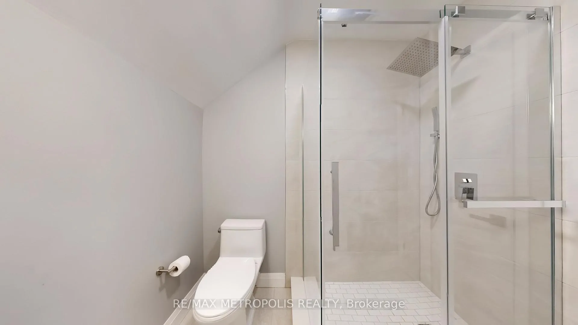 Photo 15 of 15 Eileen Avenue, Toronto, Rockcliffe-Smythe — HOMEH