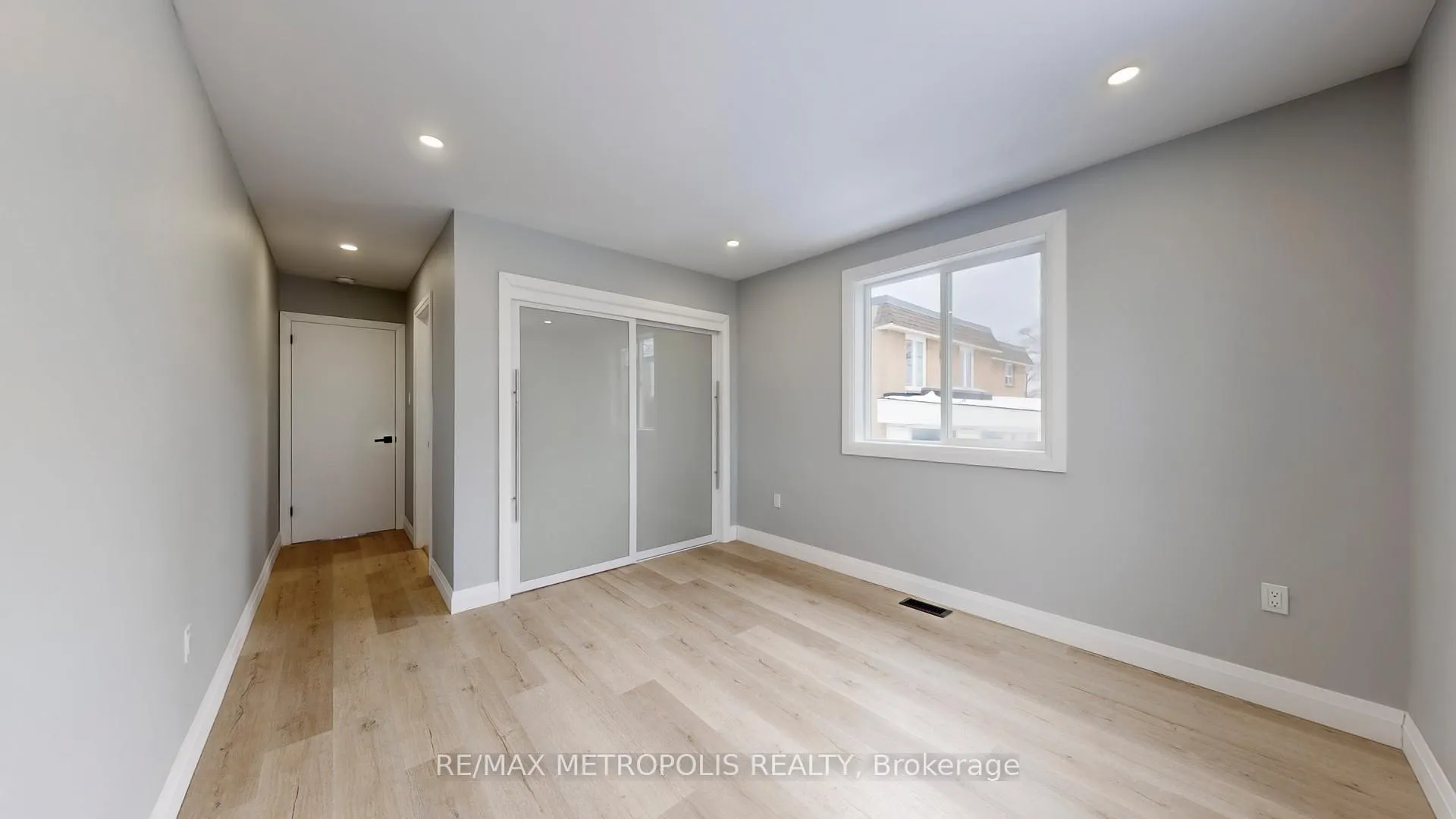 Photo 20 of 15 Eileen Avenue, Toronto, Rockcliffe-Smythe — HOMEH
