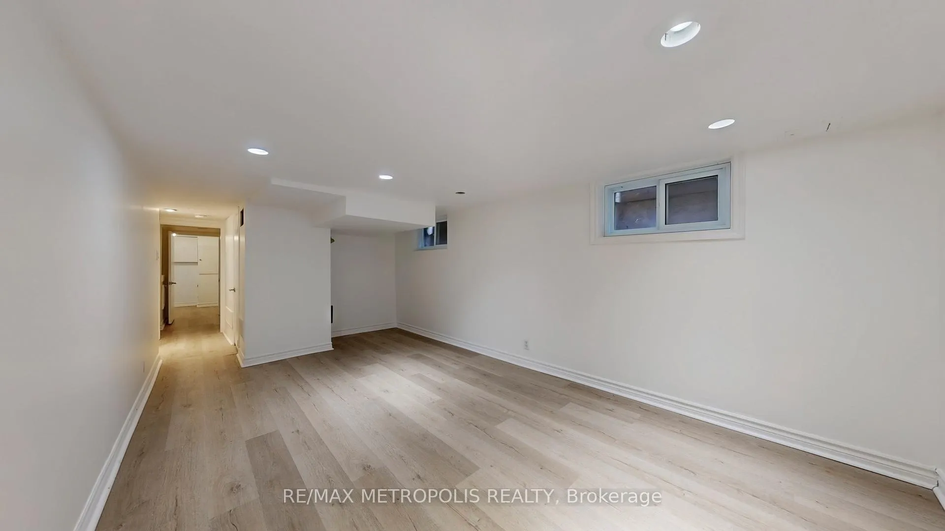 Photo 23 of 15 Eileen Avenue, Toronto, Rockcliffe-Smythe — HOMEH