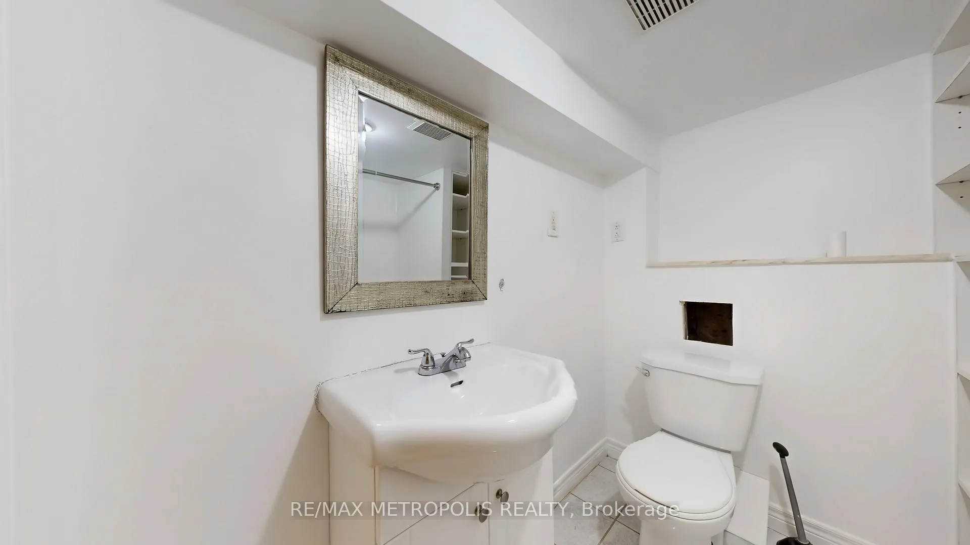 Photo 25 of 15 Eileen Avenue, Toronto, Rockcliffe-Smythe — HOMEH