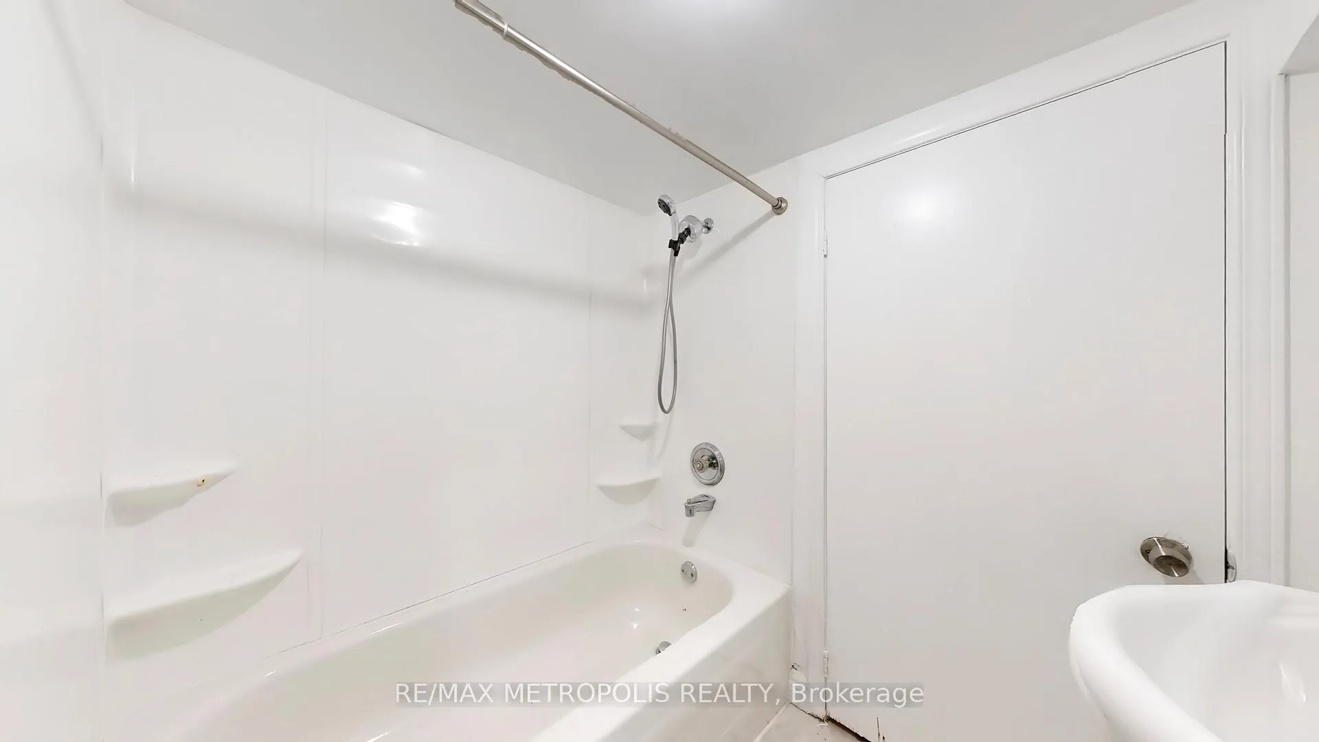 Photo 26 of 15 Eileen Avenue, Toronto, Rockcliffe-Smythe — HOMEH