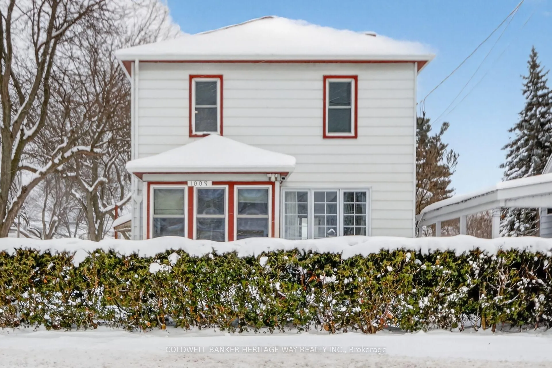 Photo 2 of 1009 Third Street E, Cornwall — HOMEH