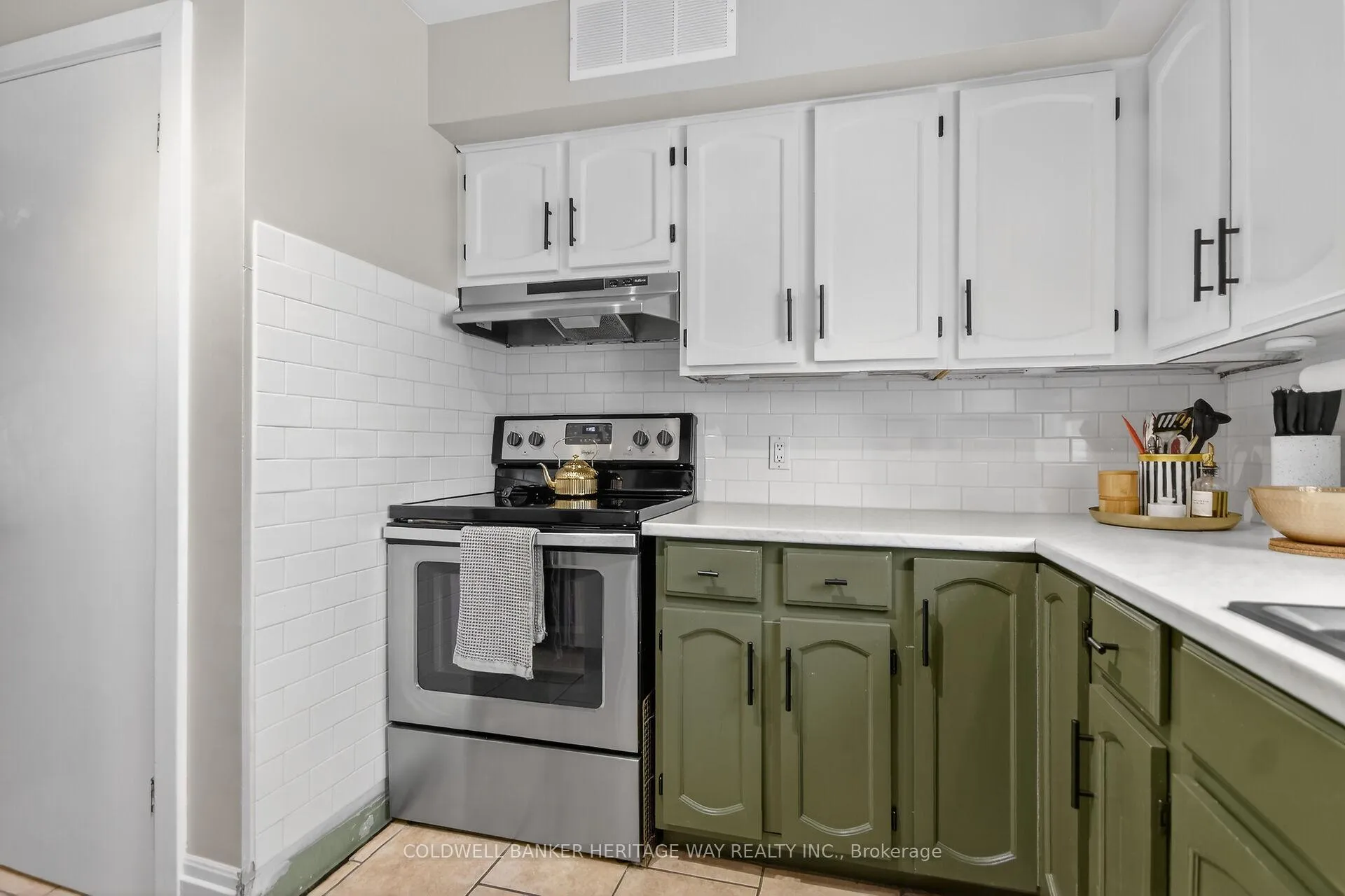Photo 17 of 1009 Third Street E, Cornwall — HOMEH