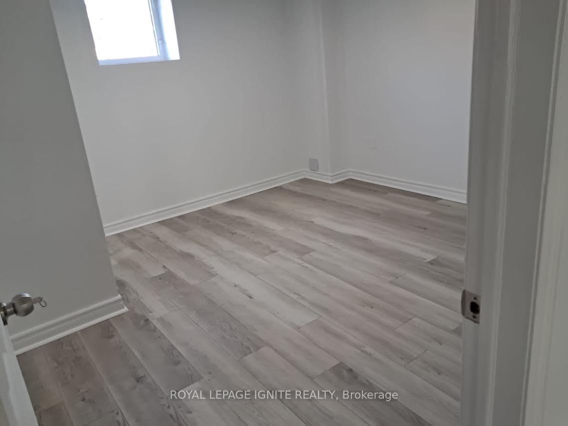 Photo 2 of 32 Baker Street, Thorold, Thorold Downtown — HOMEH