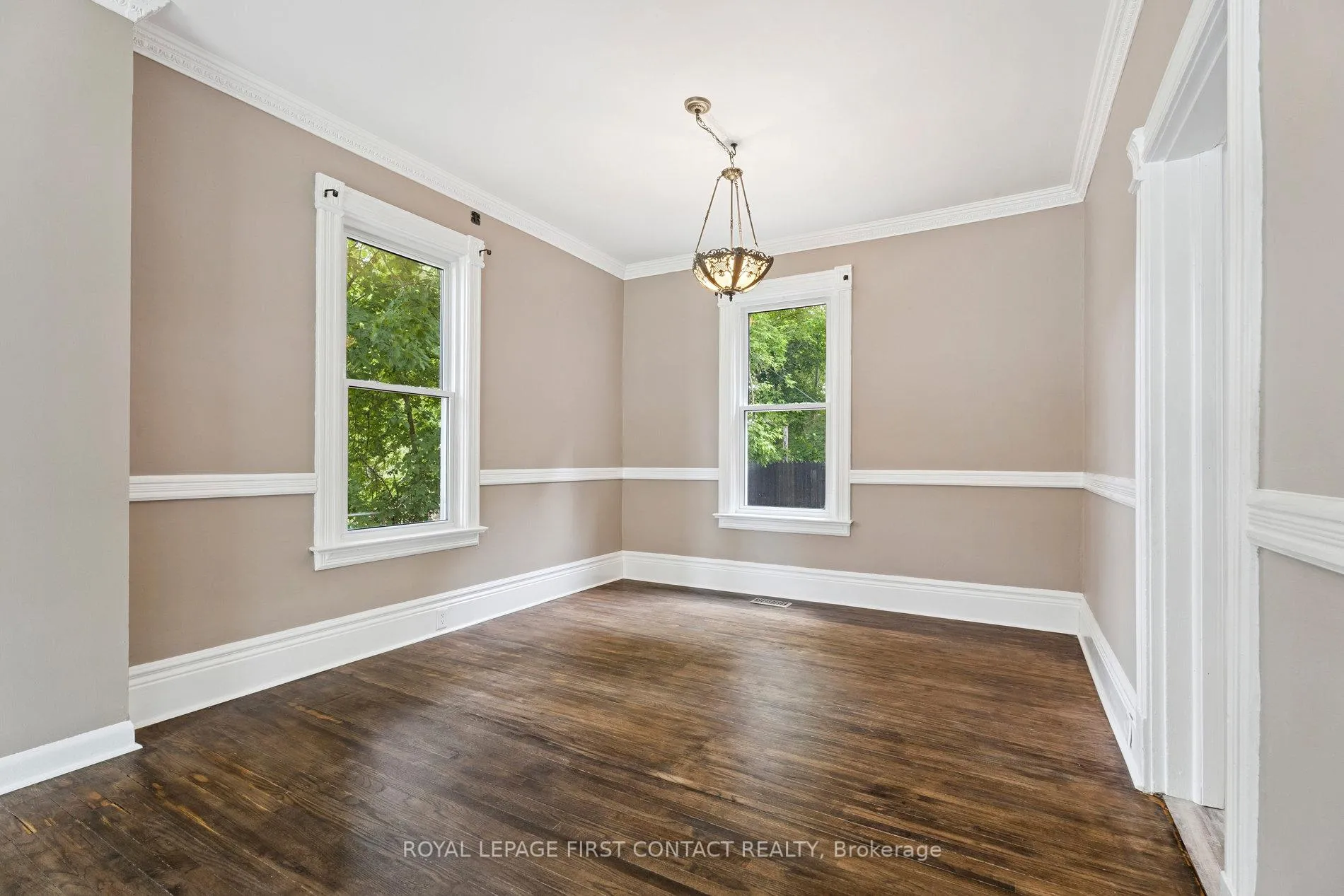 Photo 4 of 55 Burton Avenue, Barrie, Allandale — HOMEH