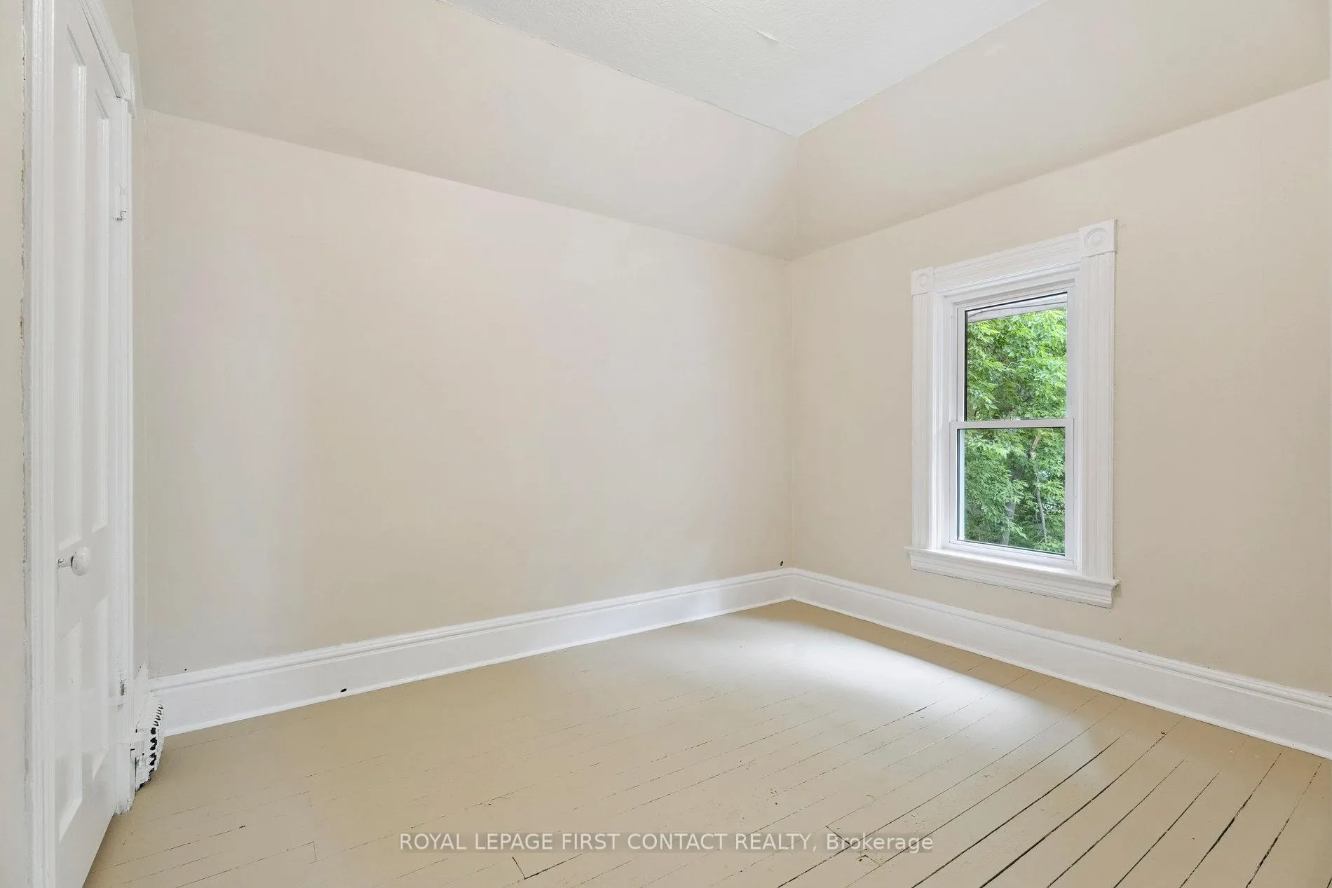 Photo 23 of 55 Burton Avenue, Barrie, Allandale — HOMEH