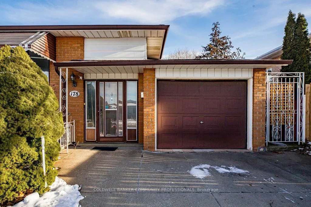 Photo 3 of 178 Marcella Crescent, Hamilton, Gershome — HOMEH