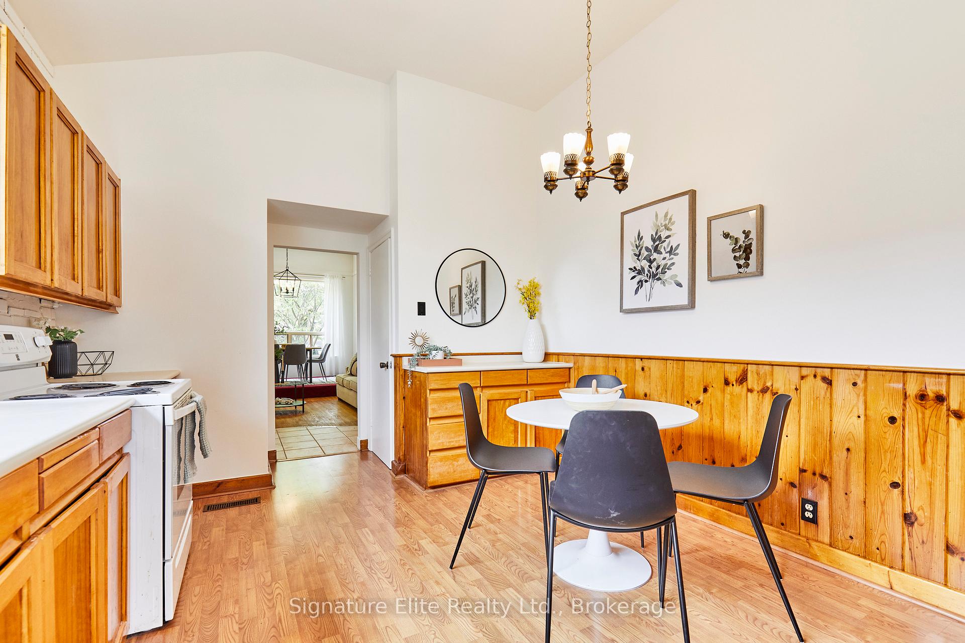 Photo 10 of 25 Farmbrook Road, Scarborough, Woburn — HOMEH