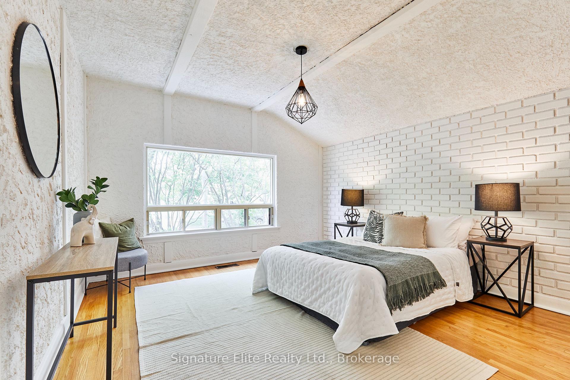 Photo 15 of 25 Farmbrook Road, Scarborough, Woburn — HOMEH
